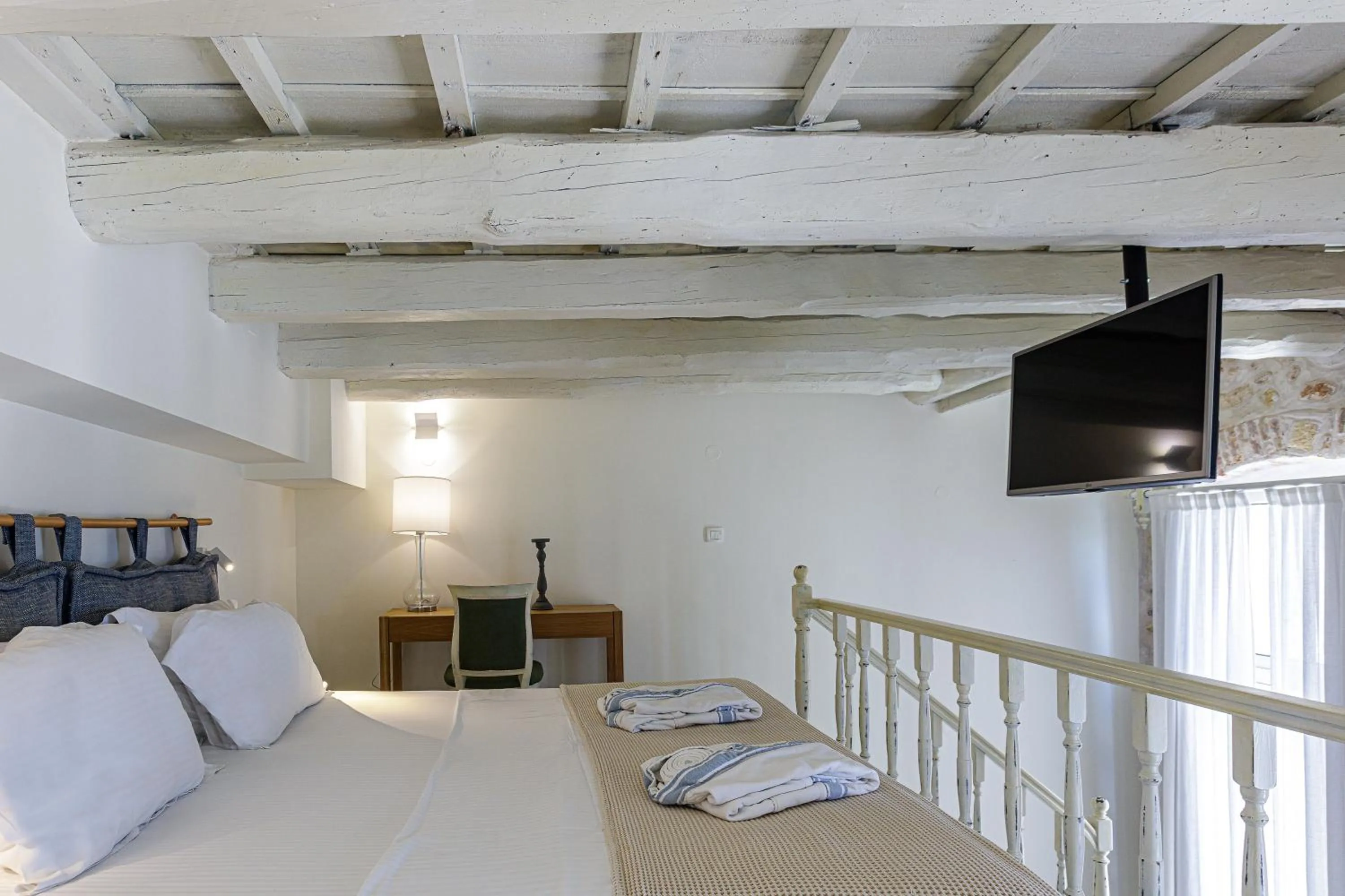 TV and multimedia, Bed in Thalassa Boutique Hotel