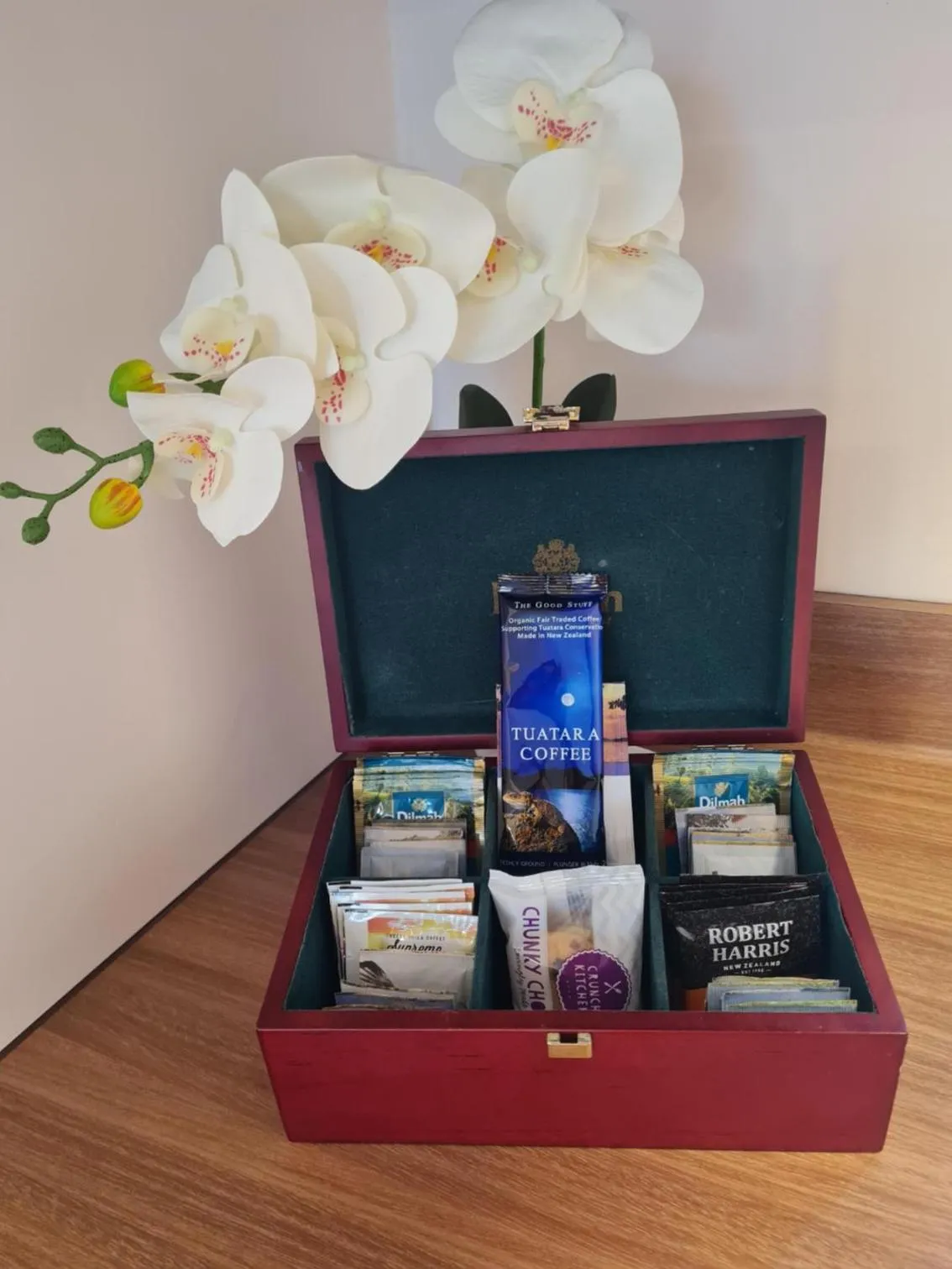 Coffee/tea facilities in Avenue Heights Motel