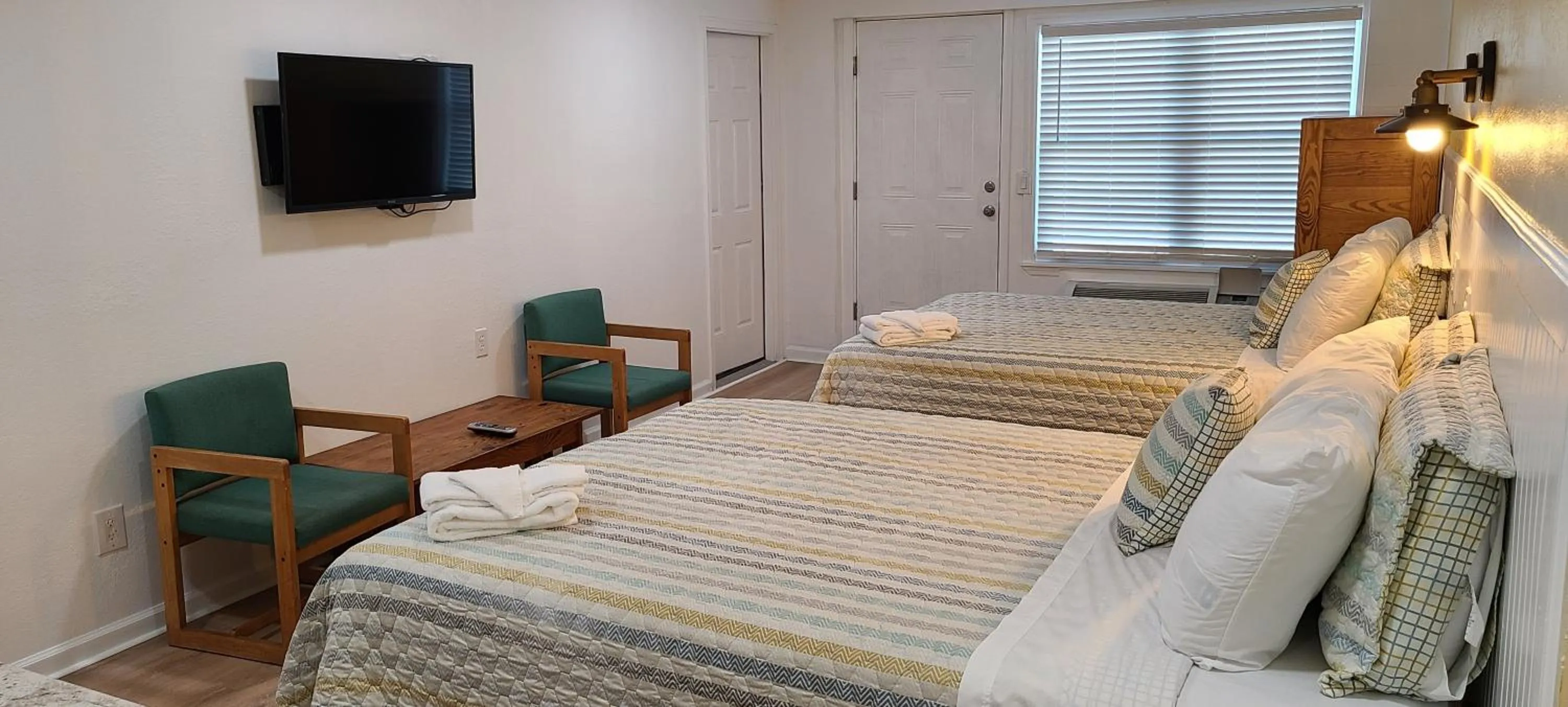 Bed in Driftin Sands Motel