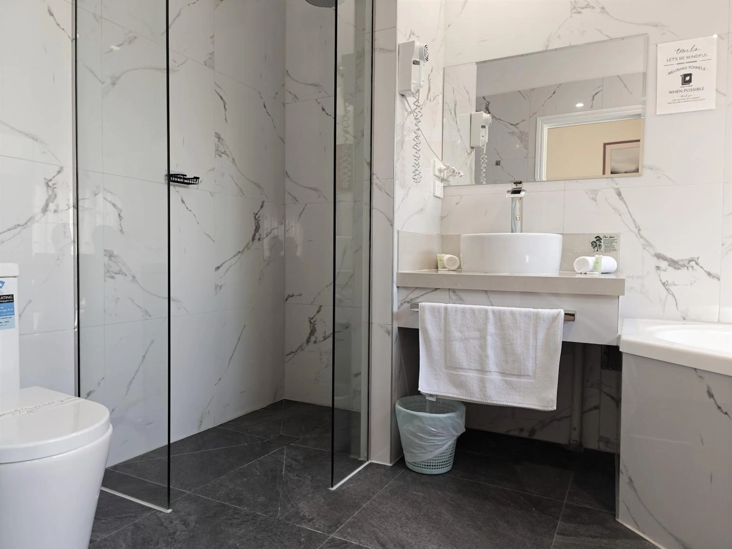 Shower in St Georges Motor Inn