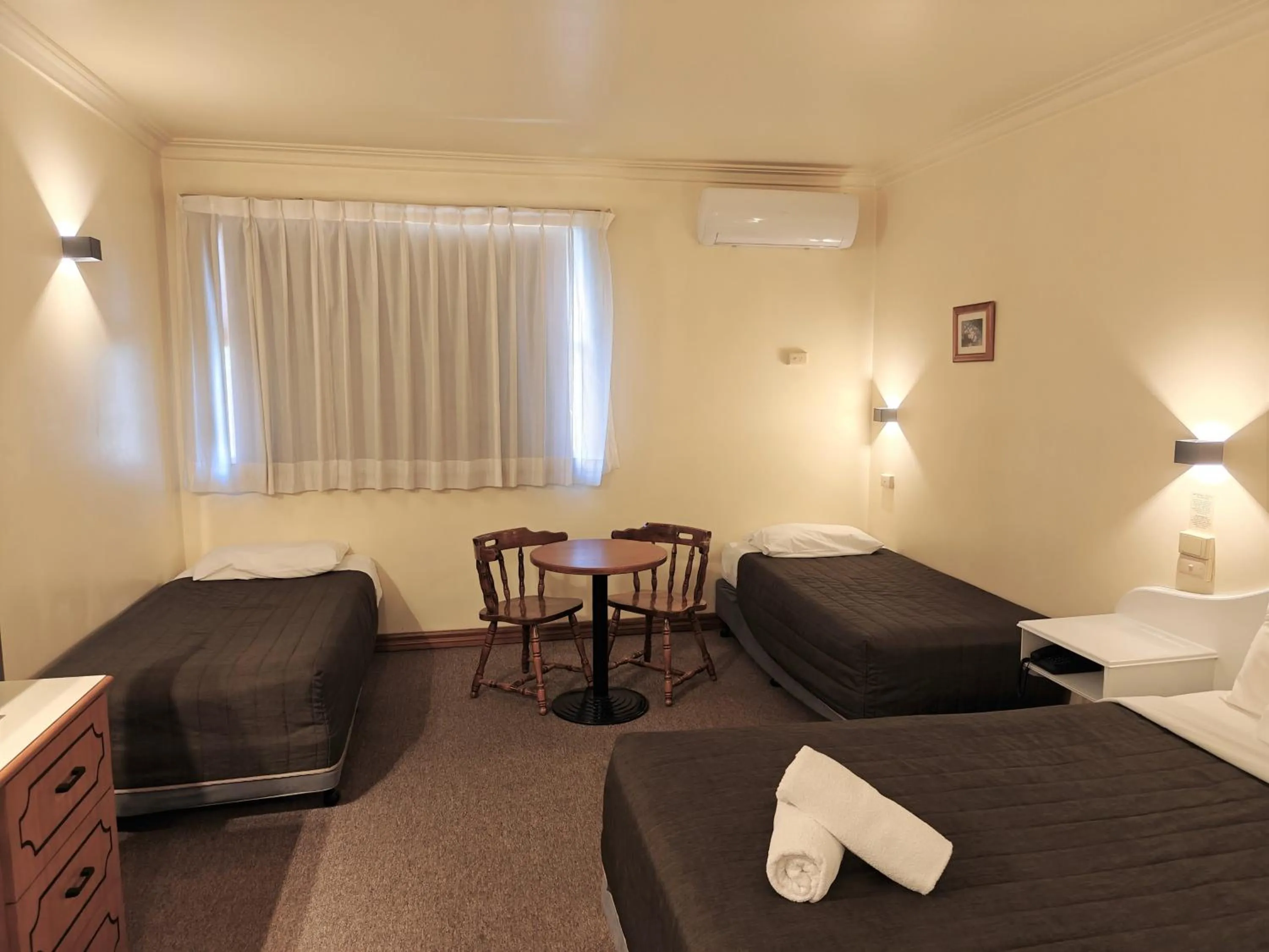 Bed in St Georges Motor Inn