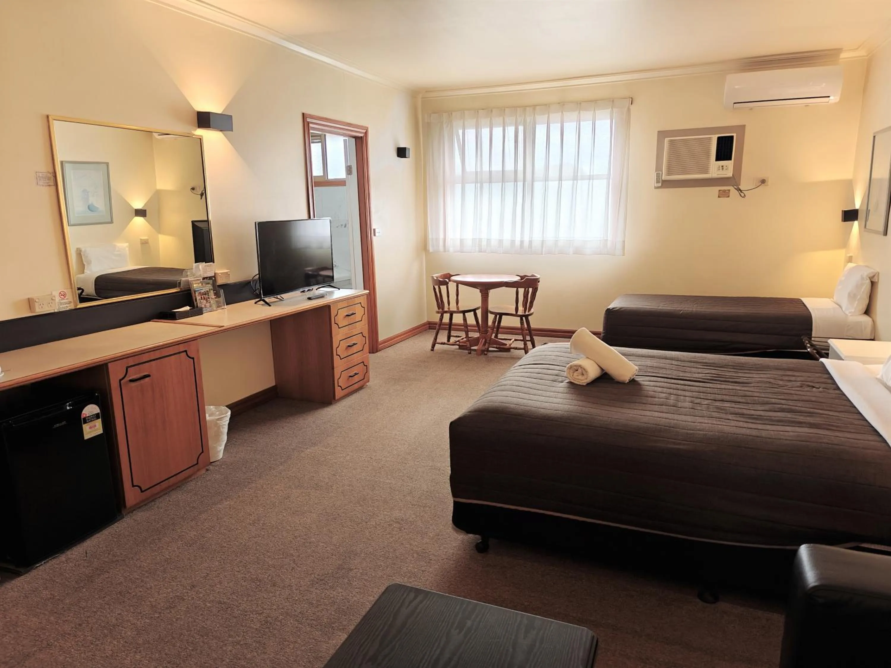 Bed in St Georges Motor Inn