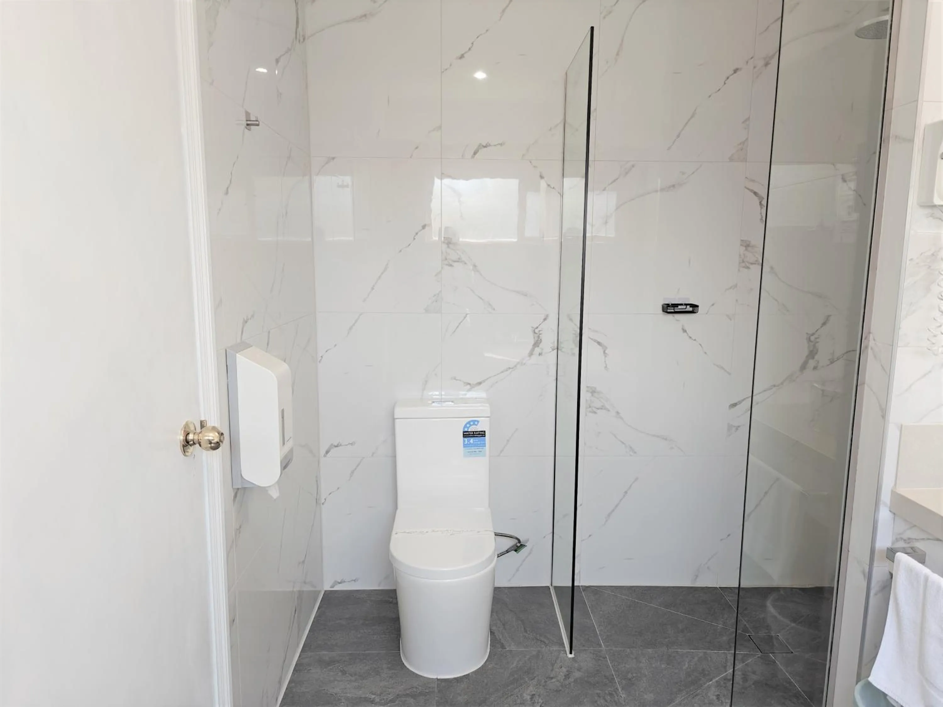 Shower in St Georges Motor Inn