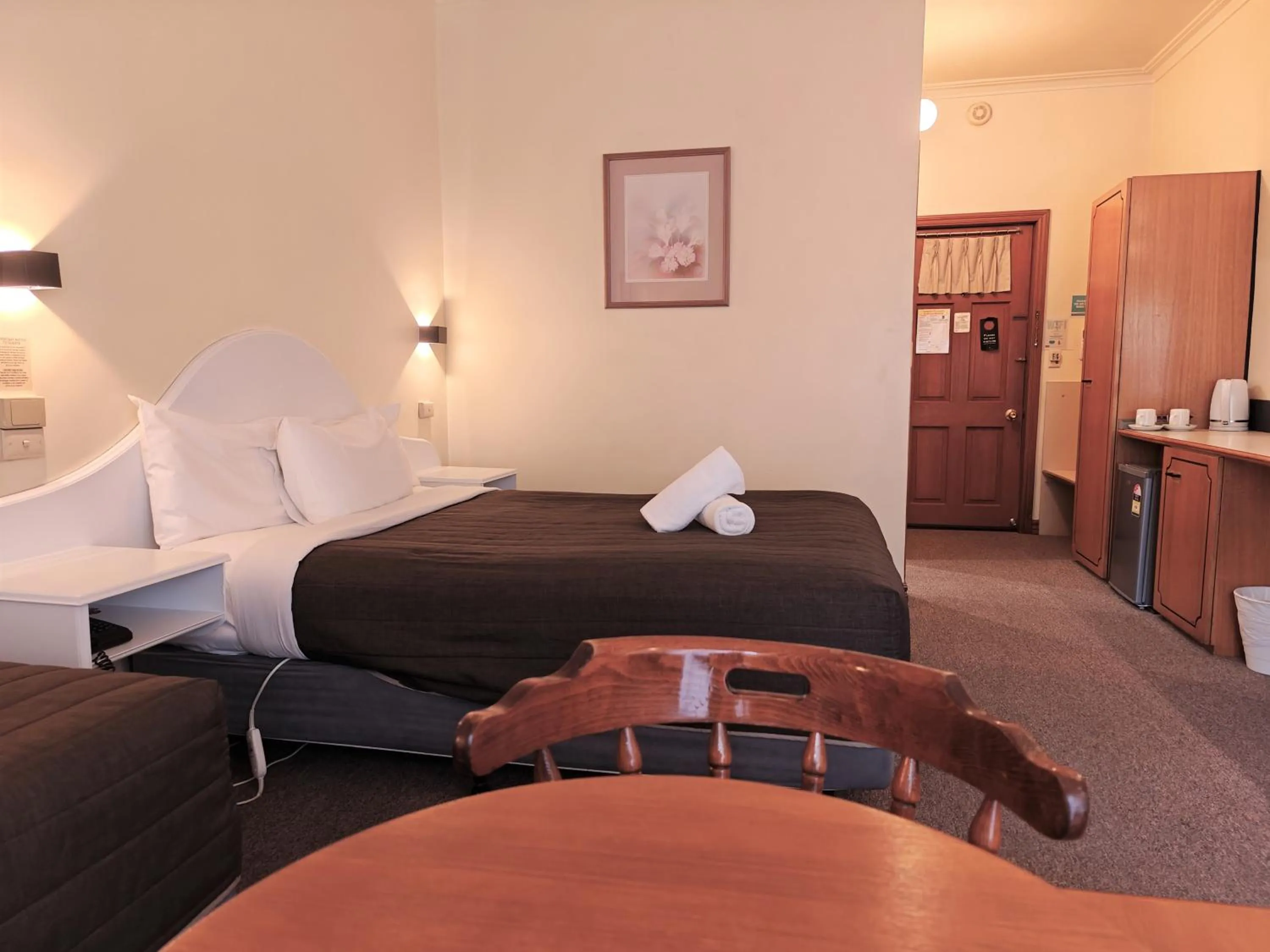 Bed in St Georges Motor Inn