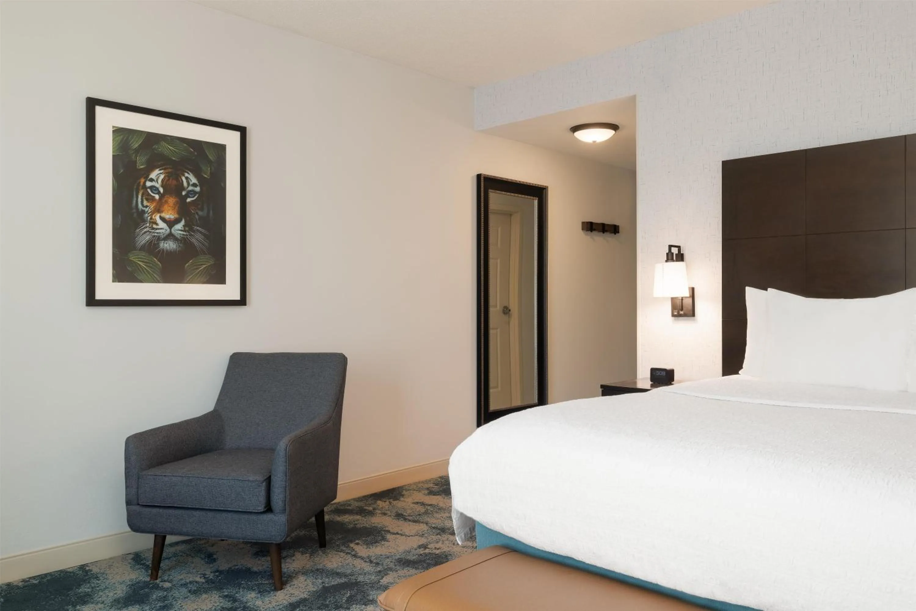 Bed in Hampton Inn & Suites Baton Rouge Downtown