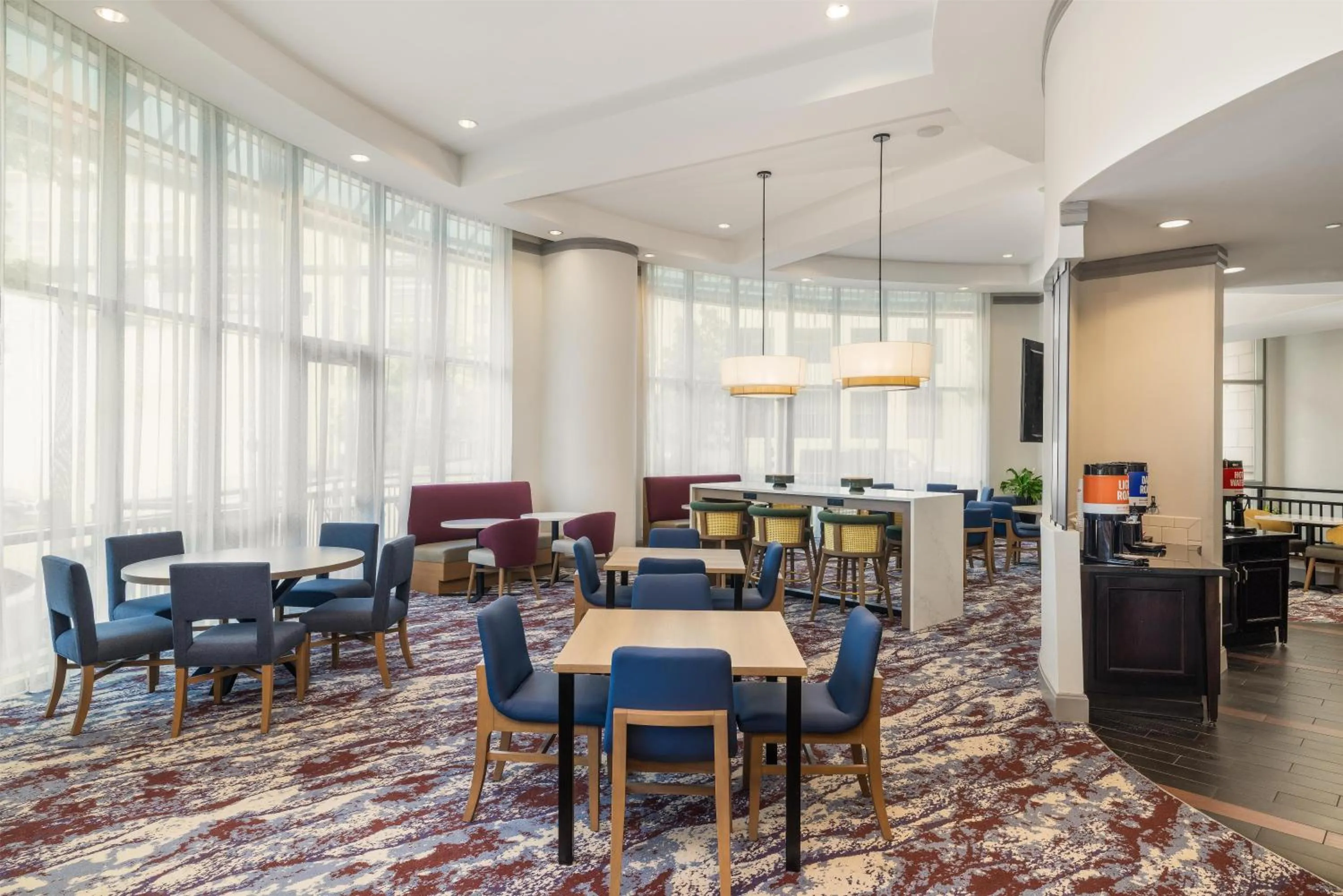 Breakfast in Hampton Inn & Suites Baton Rouge Downtown