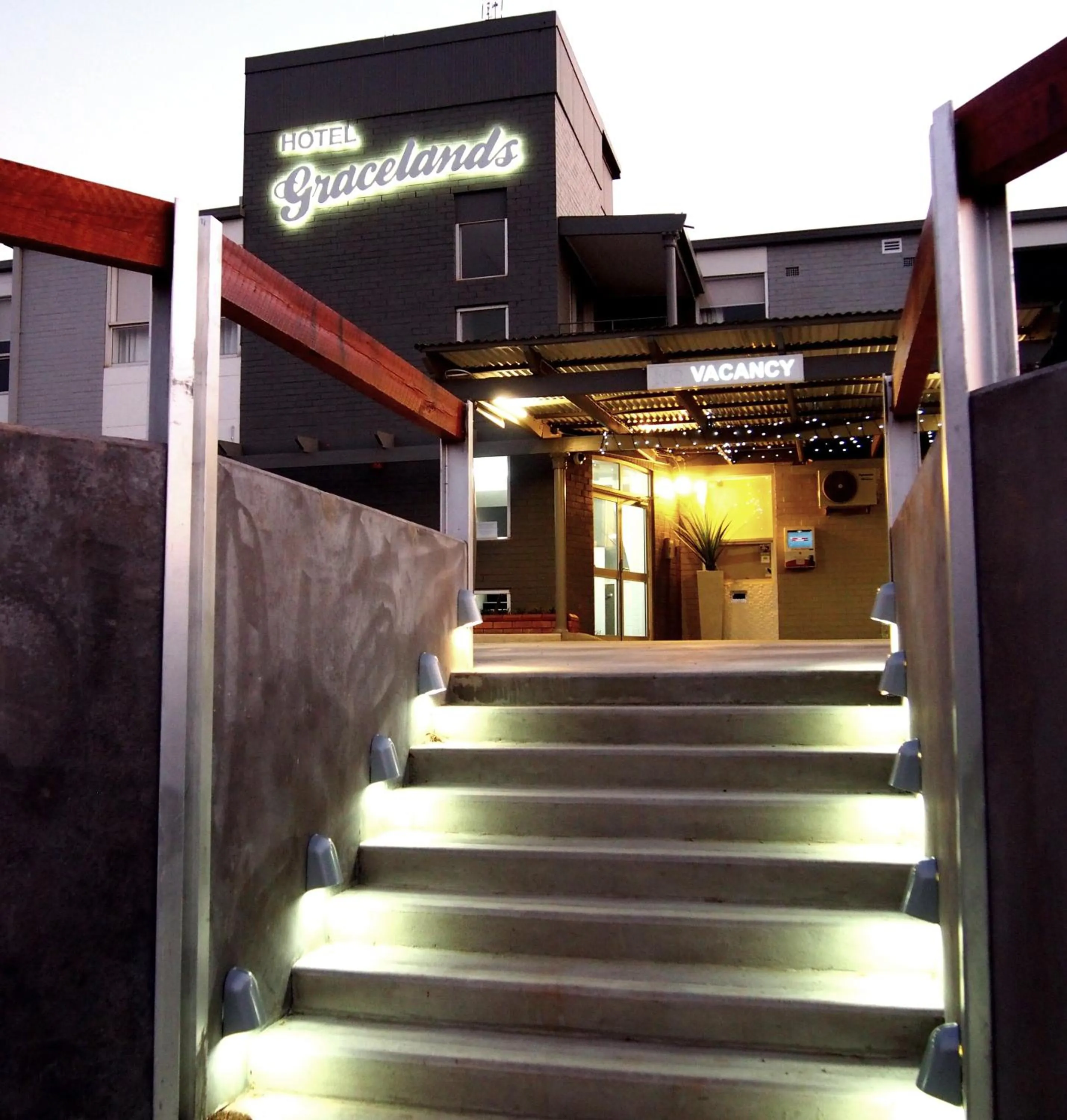 Facade/entrance in Hotel Gracelands