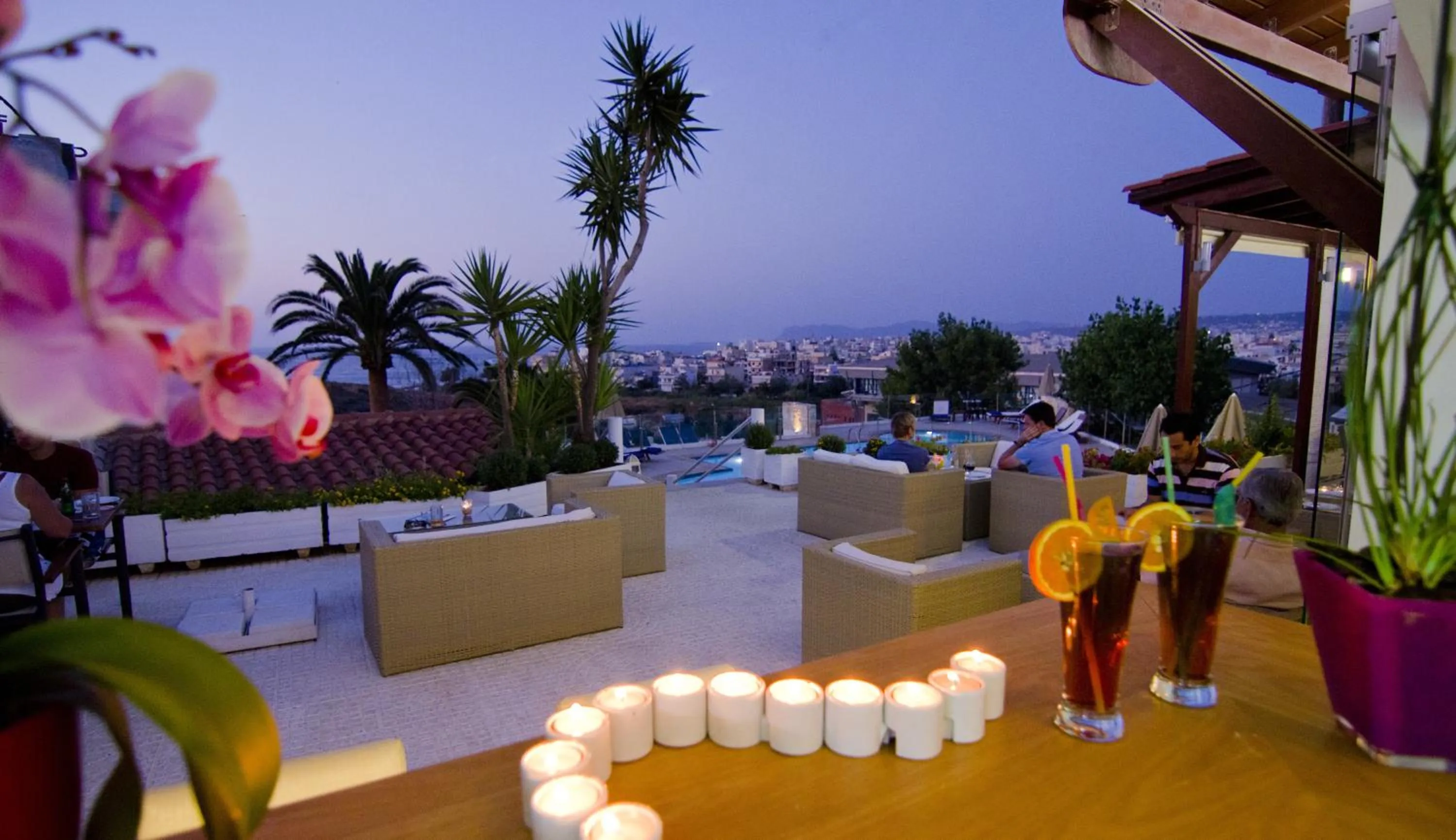 Restaurant/places to eat in Frida Apartments