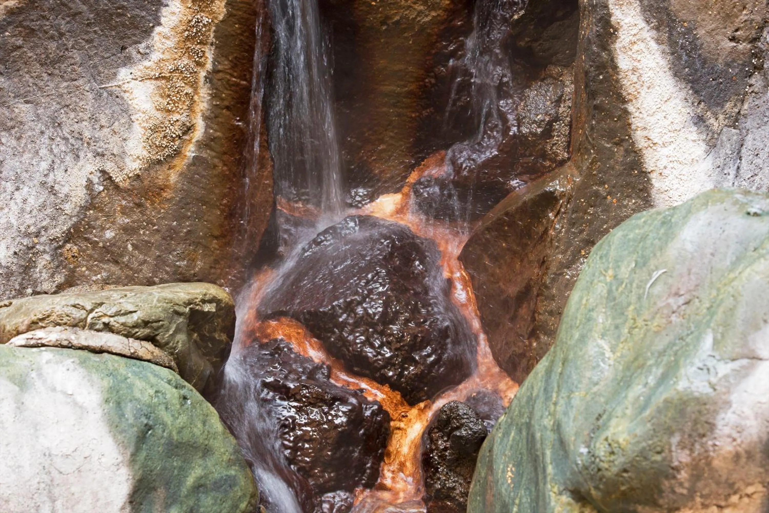 Hot Spring Bath in Ito Kowakien
