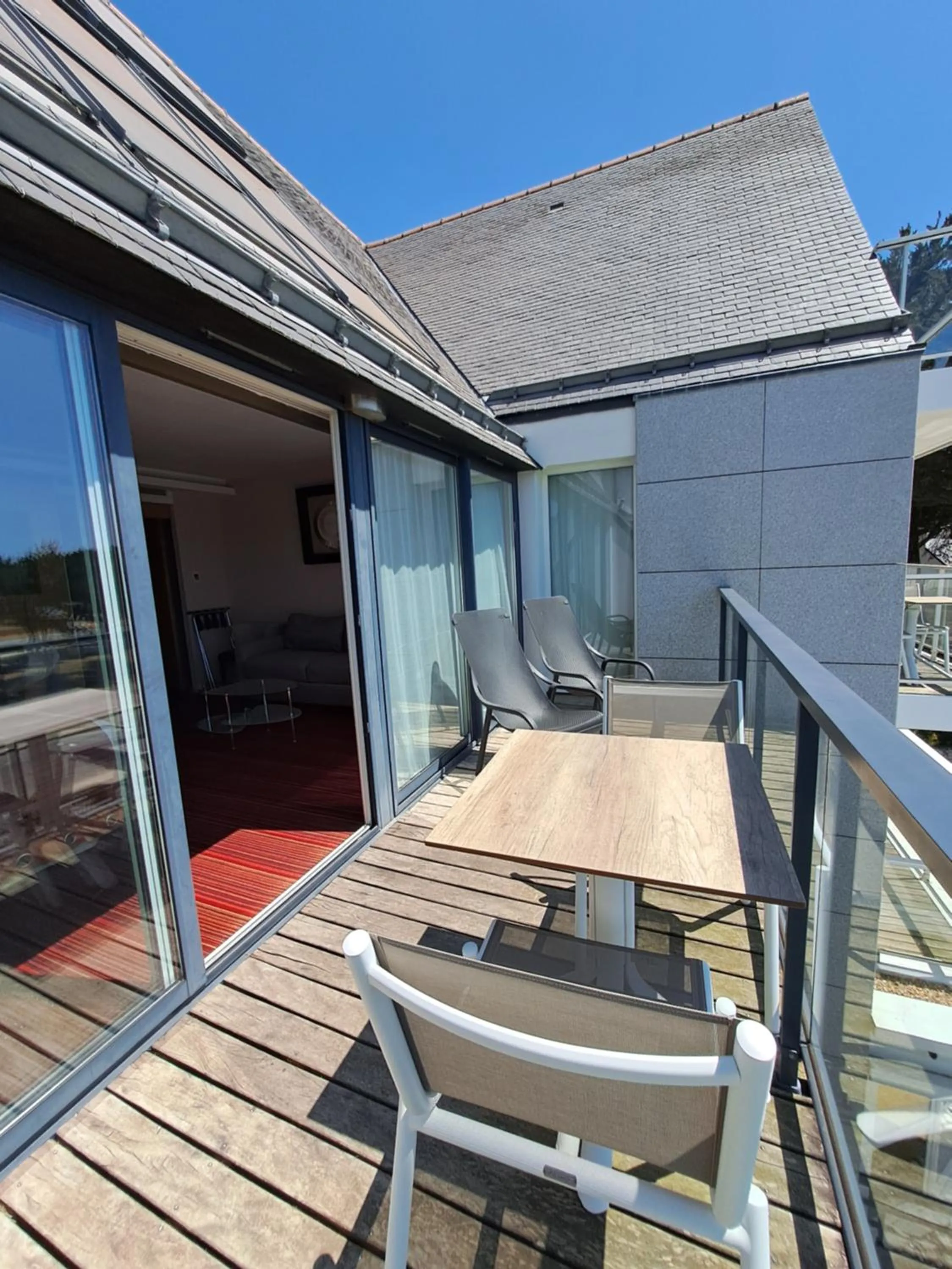 Balcony/Terrace in Le Churchill Hôtel & Spa