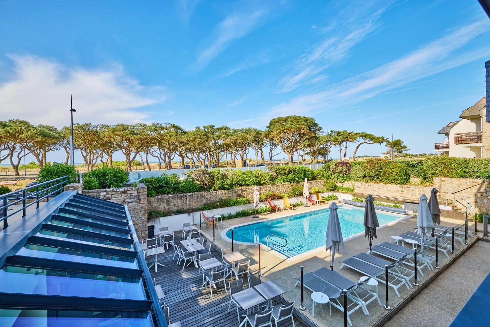 Swimming pool in Le Churchill Hôtel & Spa