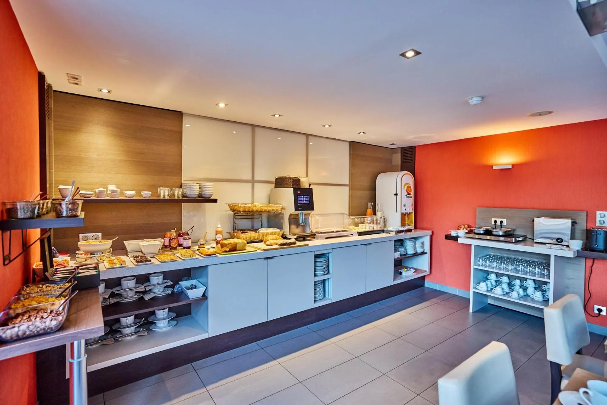 Continental breakfast in Le Churchill Hôtel & Spa