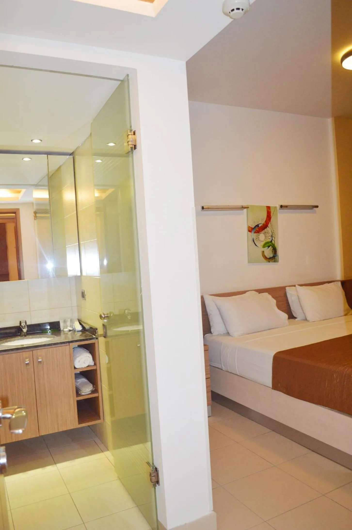 Bathroom, Bed in Hayali Suites