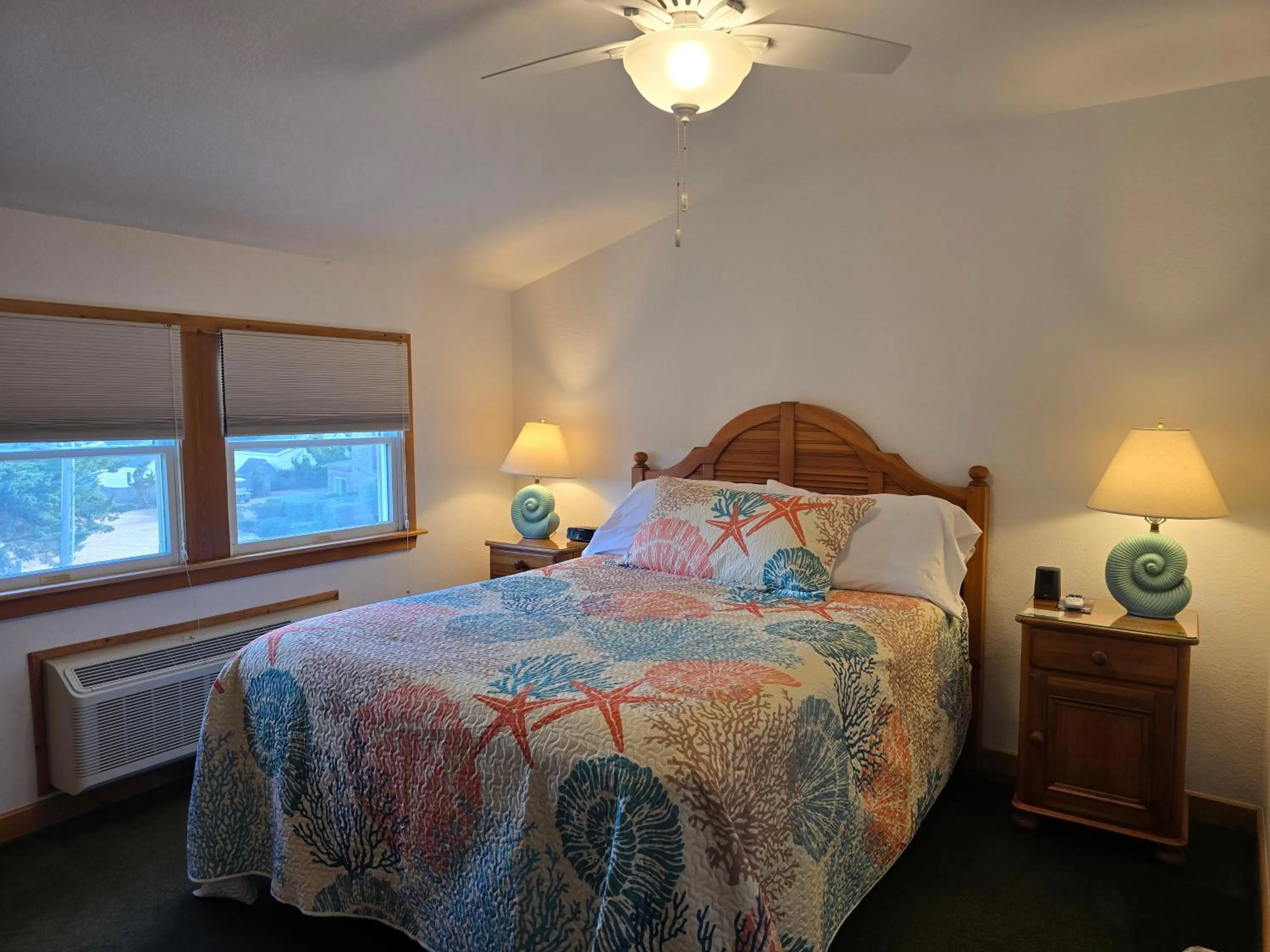 Bed in The Ocracoke Harbor Inn
