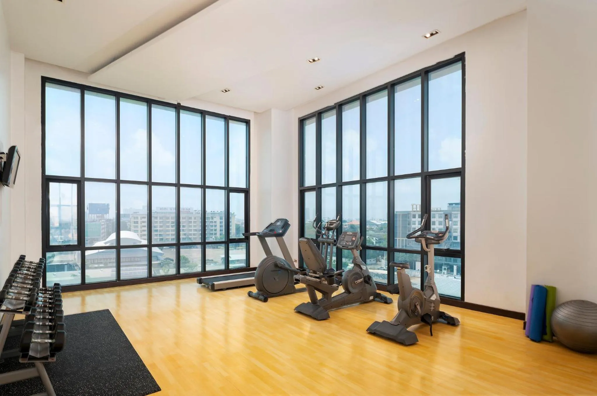 Fitness centre/facilities in Lumen Bangkok Srinakarin