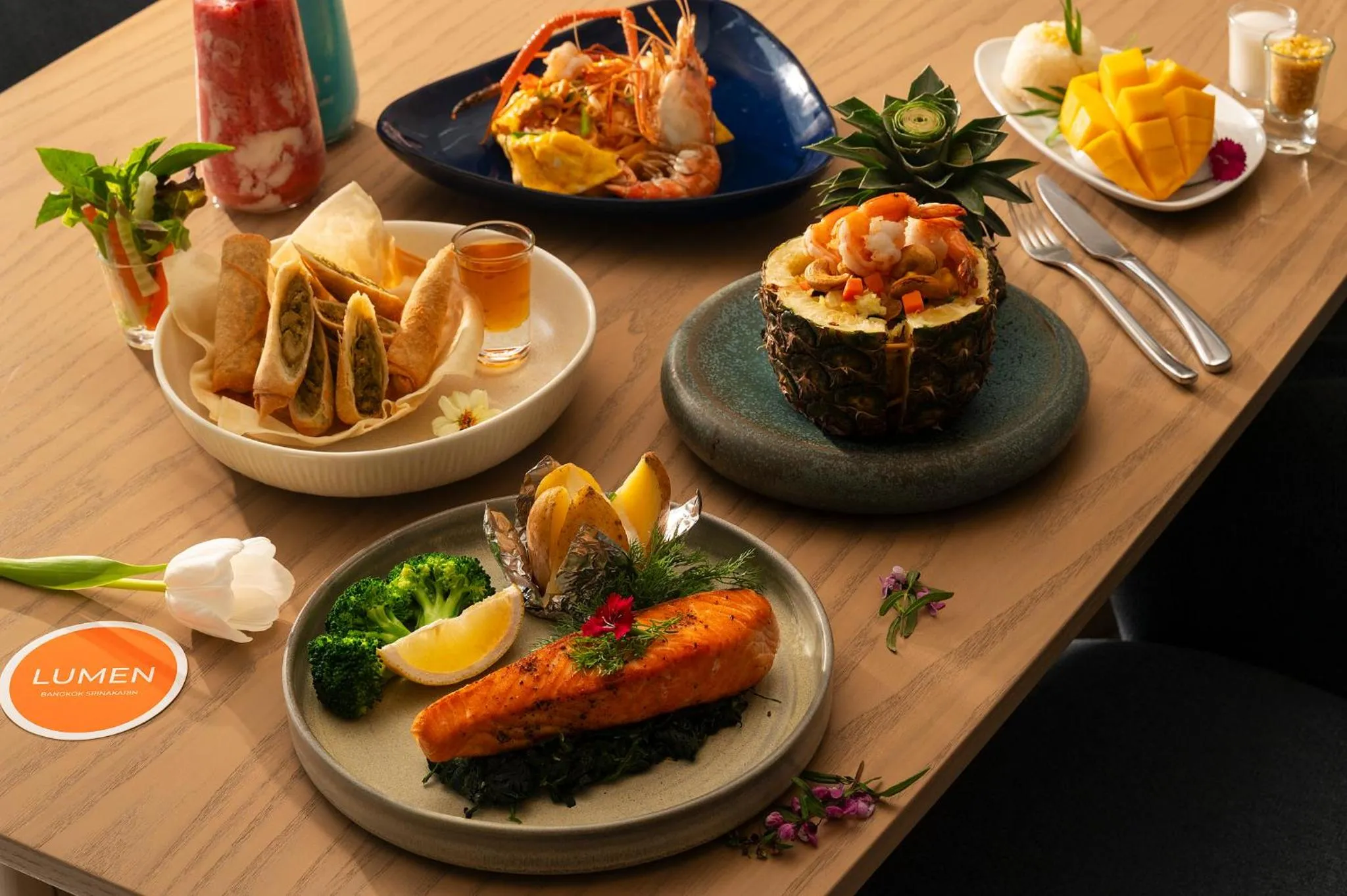 Food in Lumen Bangkok Srinakarin