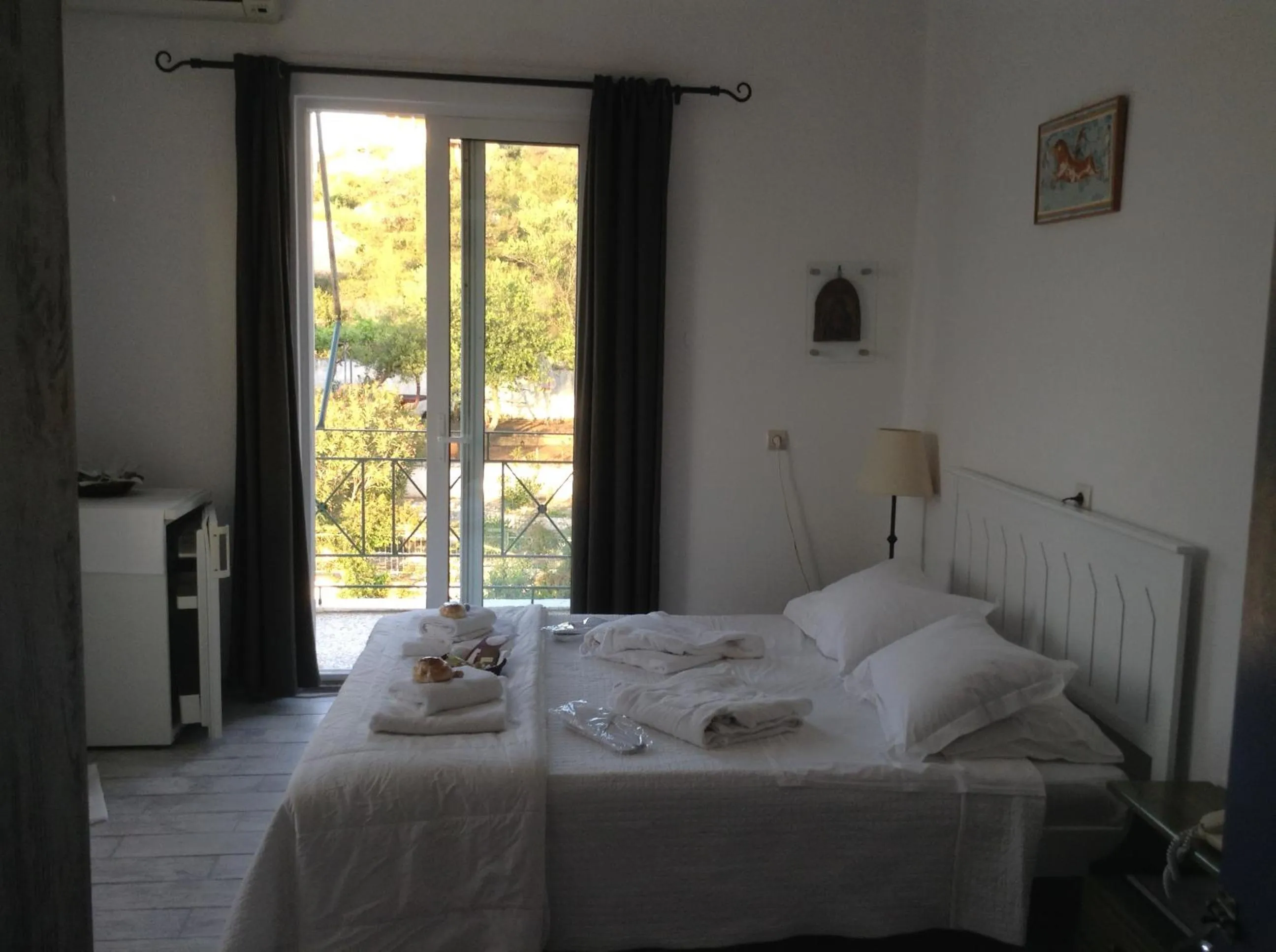 Bedroom in Akrotiri Hotel