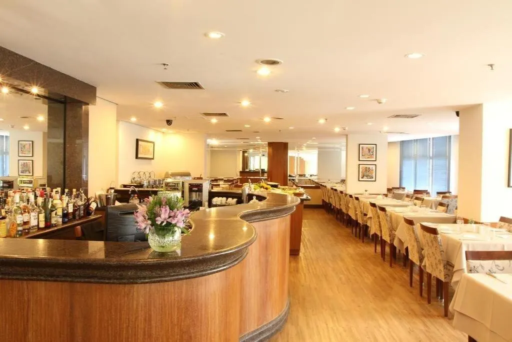 Restaurant/places to eat in Flat Borges Lagoa Ibirapuera c/ garagem UH407