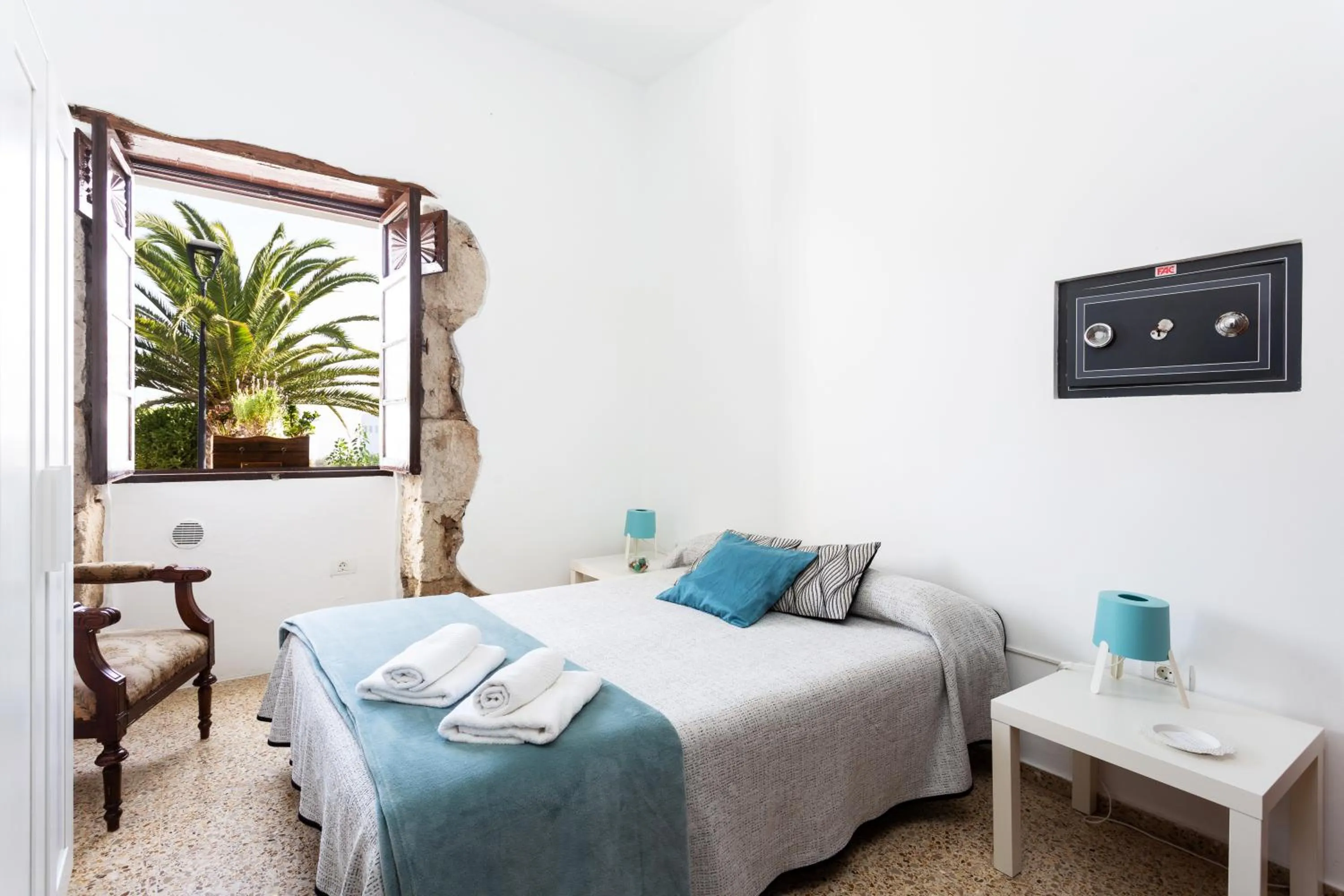 Bed in El Hostal del Cubo