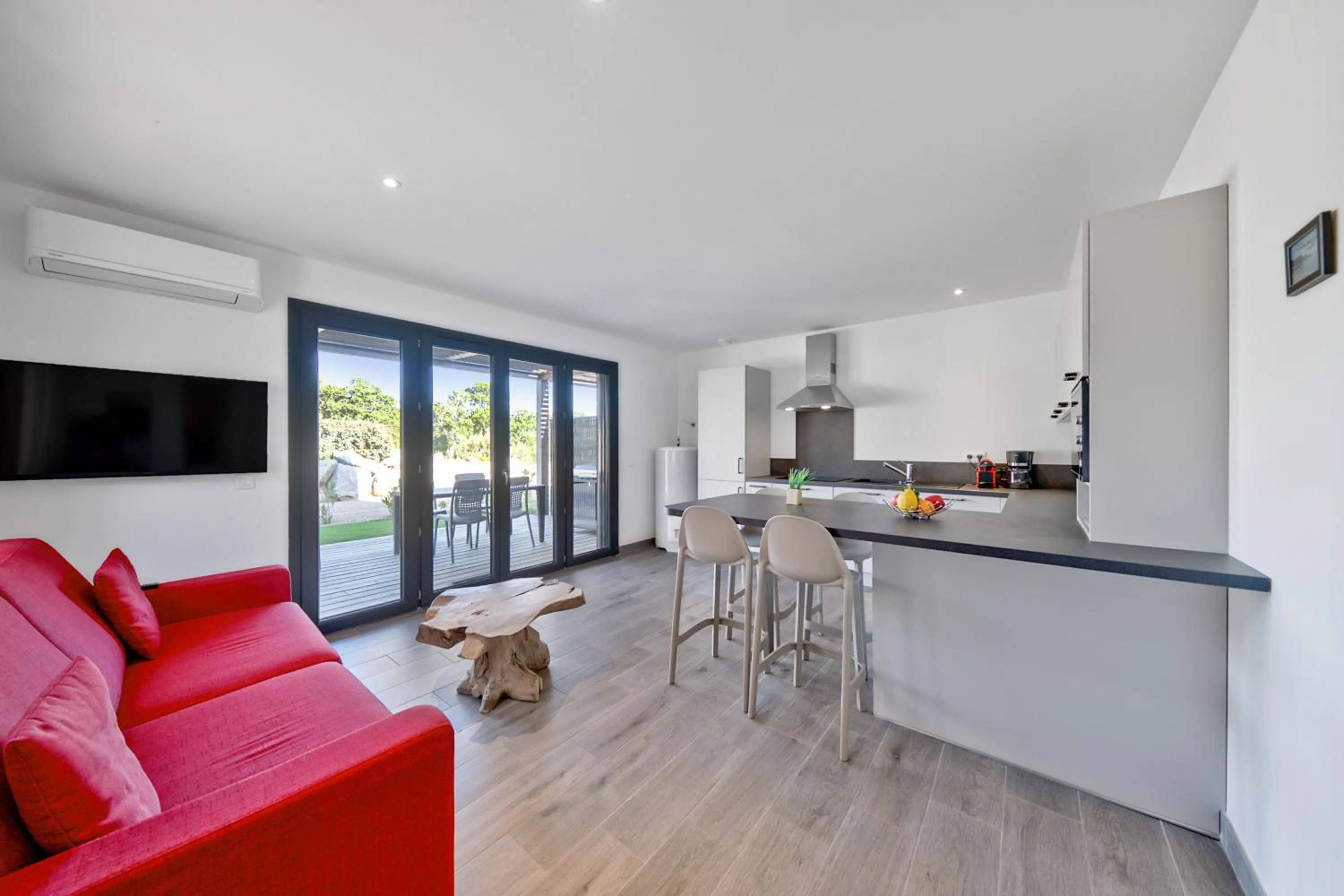 TV and multimedia in Résidence Pierre & Vacances Premium Les Terrasses d'Arsella