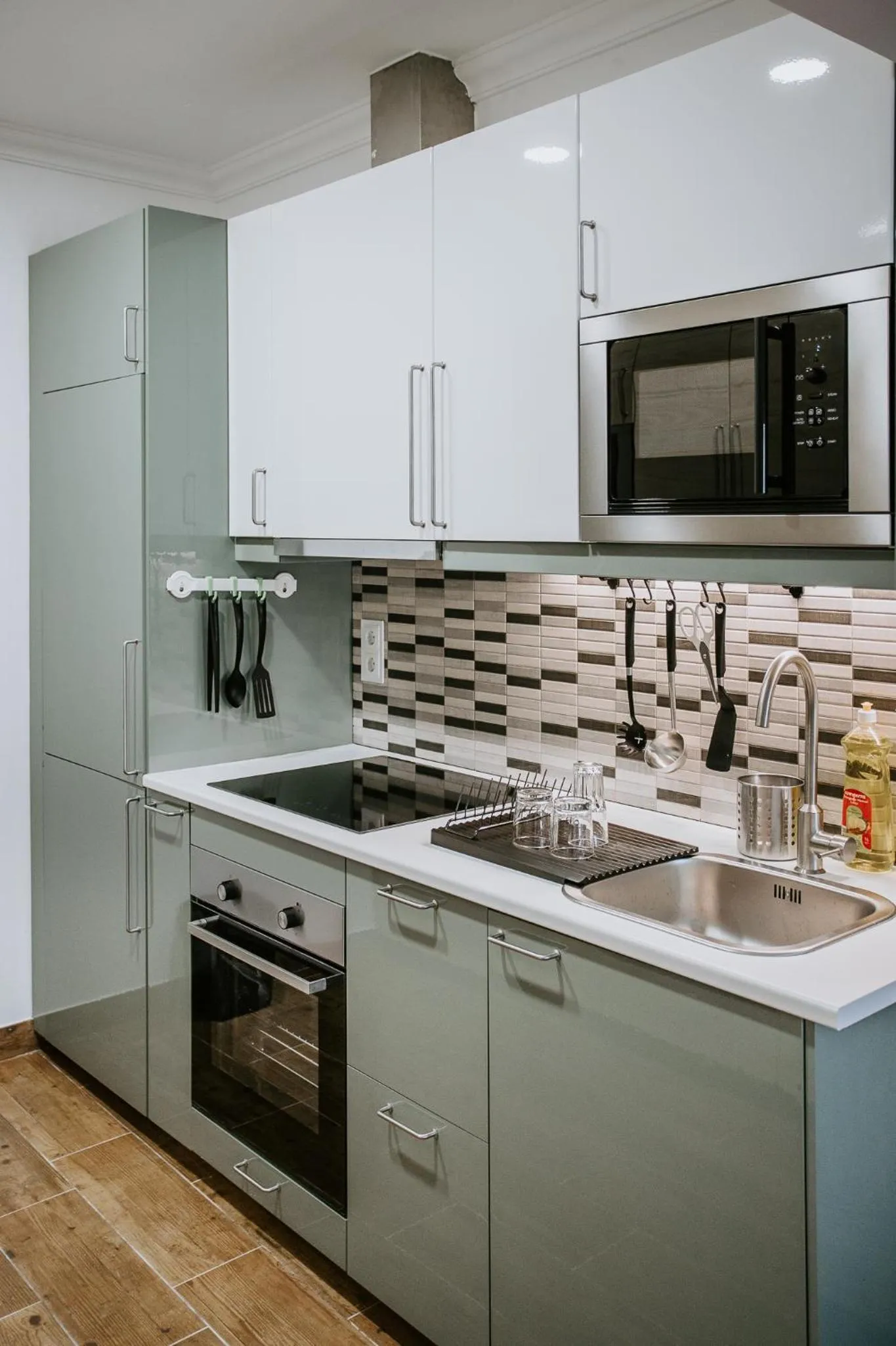 Communal kitchen in DREAMS HOUSE