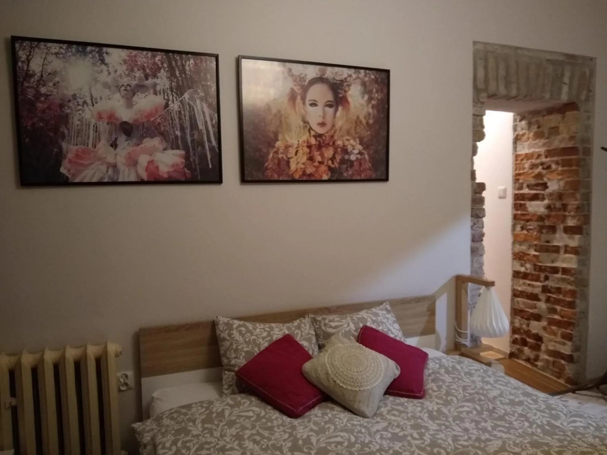 King Room - single occupancy in Sztukmistrz Magician Art Rooms