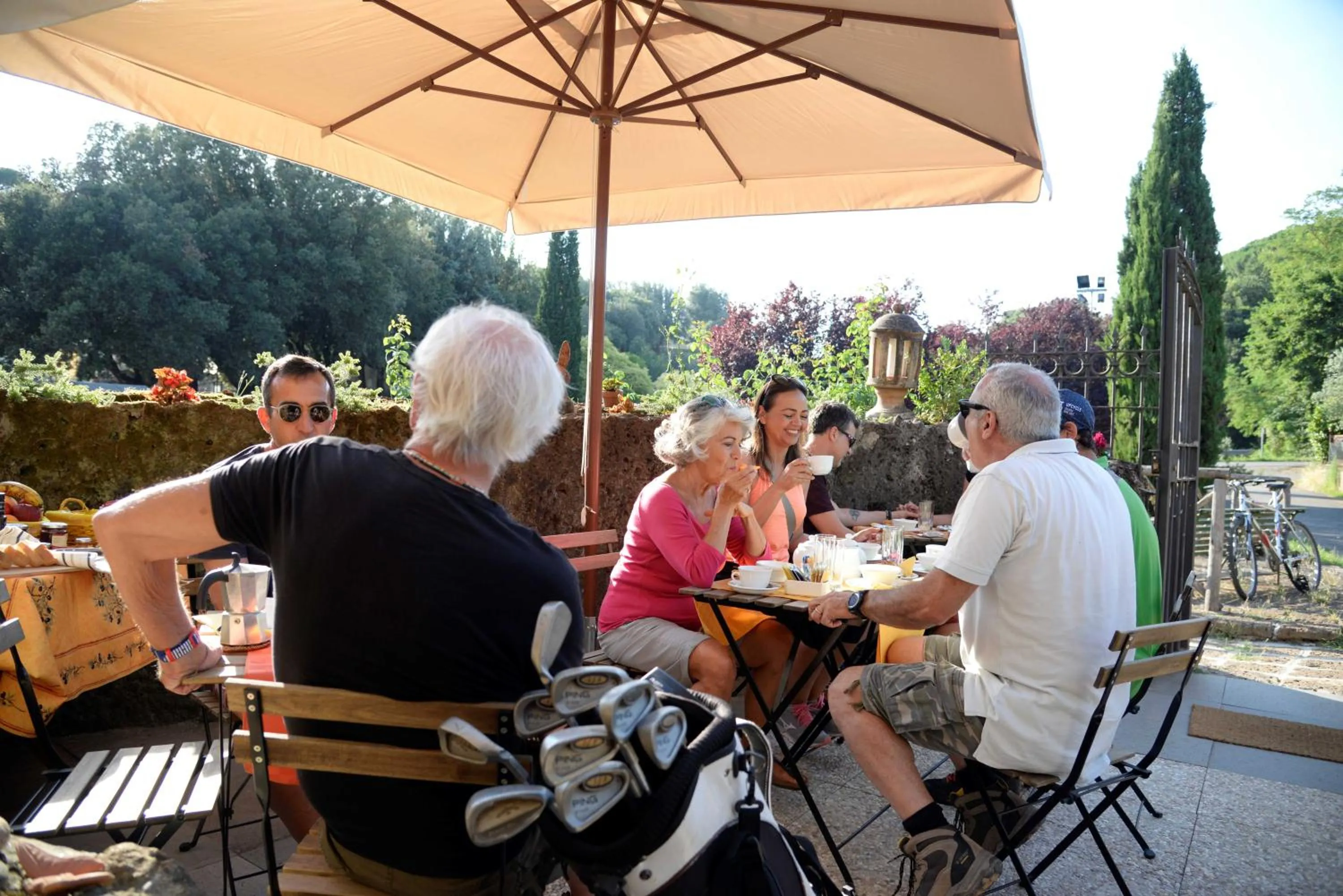 Inner courtyard view in Le Terrecotte