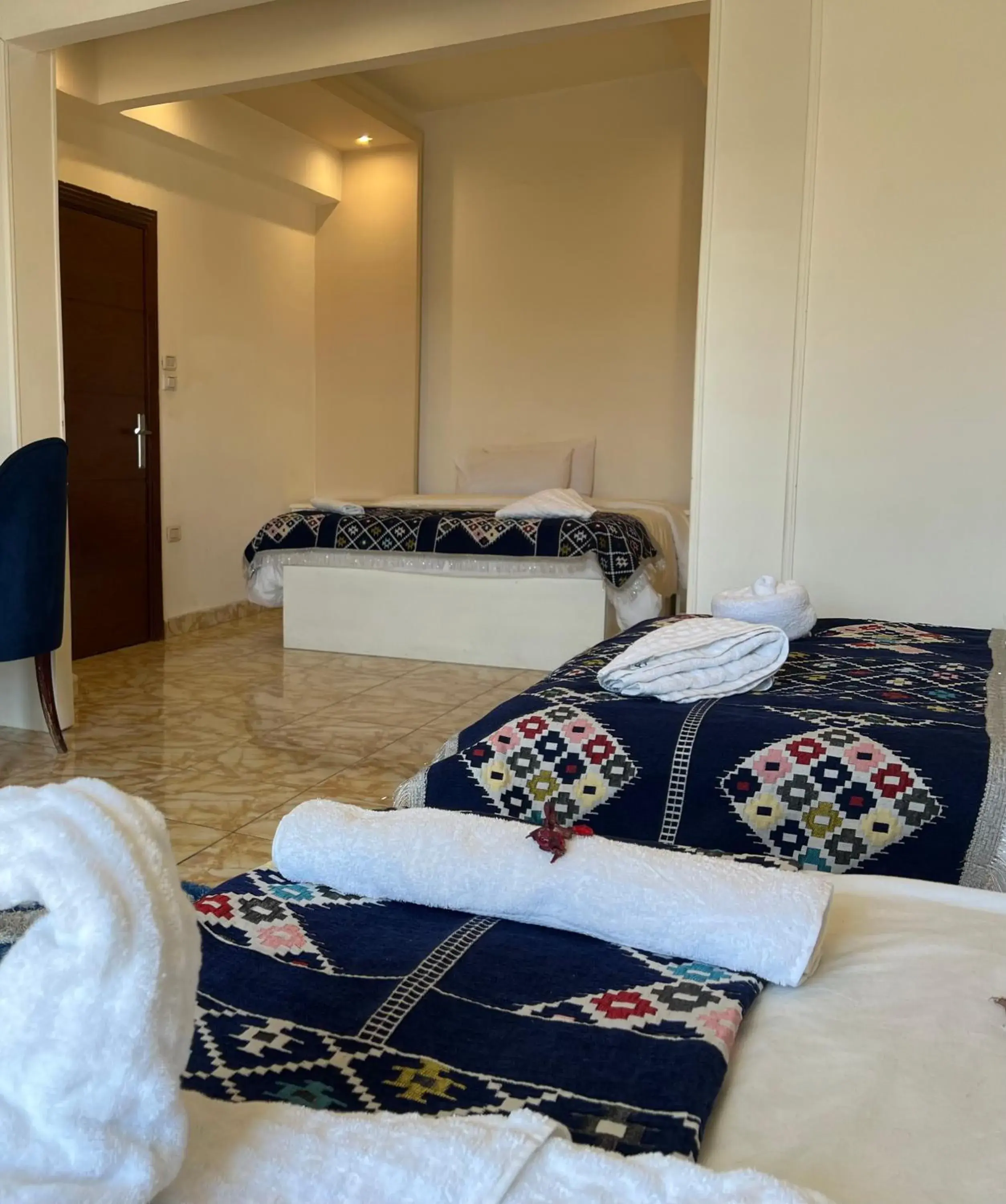 Comfort Triple Room with Shower in Pyramids Top Inn Comfort Triple Room with Shower in Pyramids Top Inn