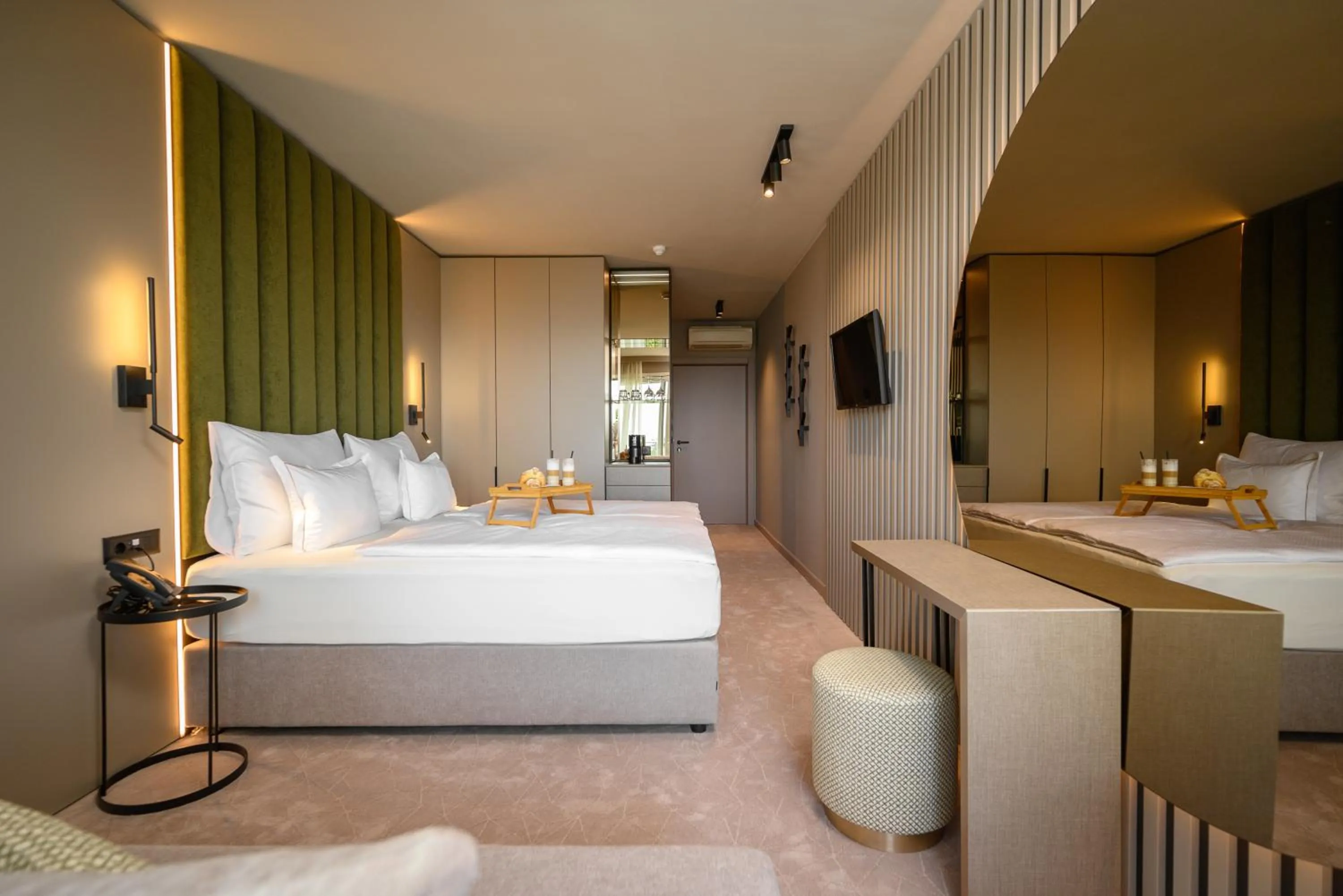 TV and multimedia, Bed in Hotel Malin