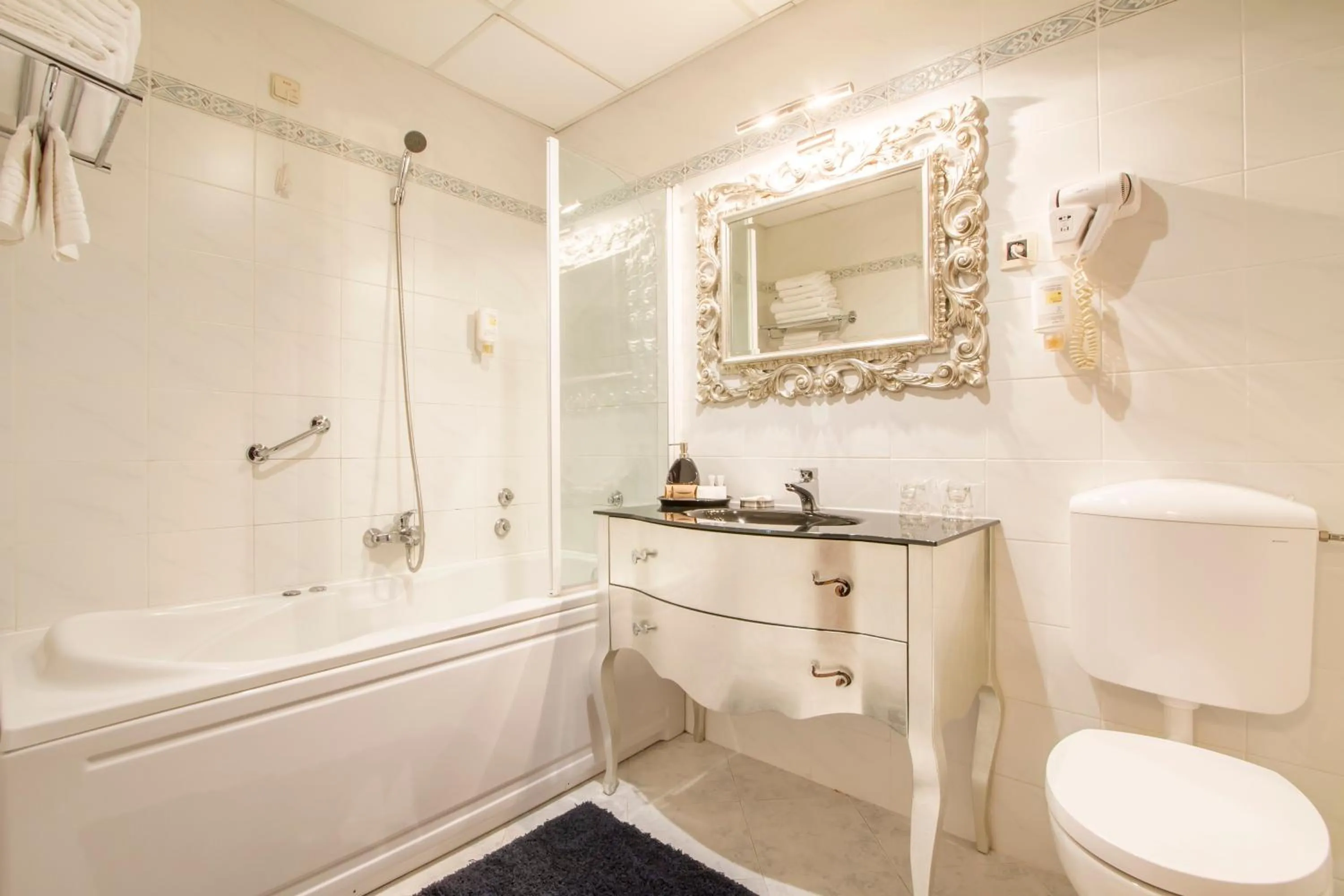 Superior Suite Sea Side in Hotel Malin