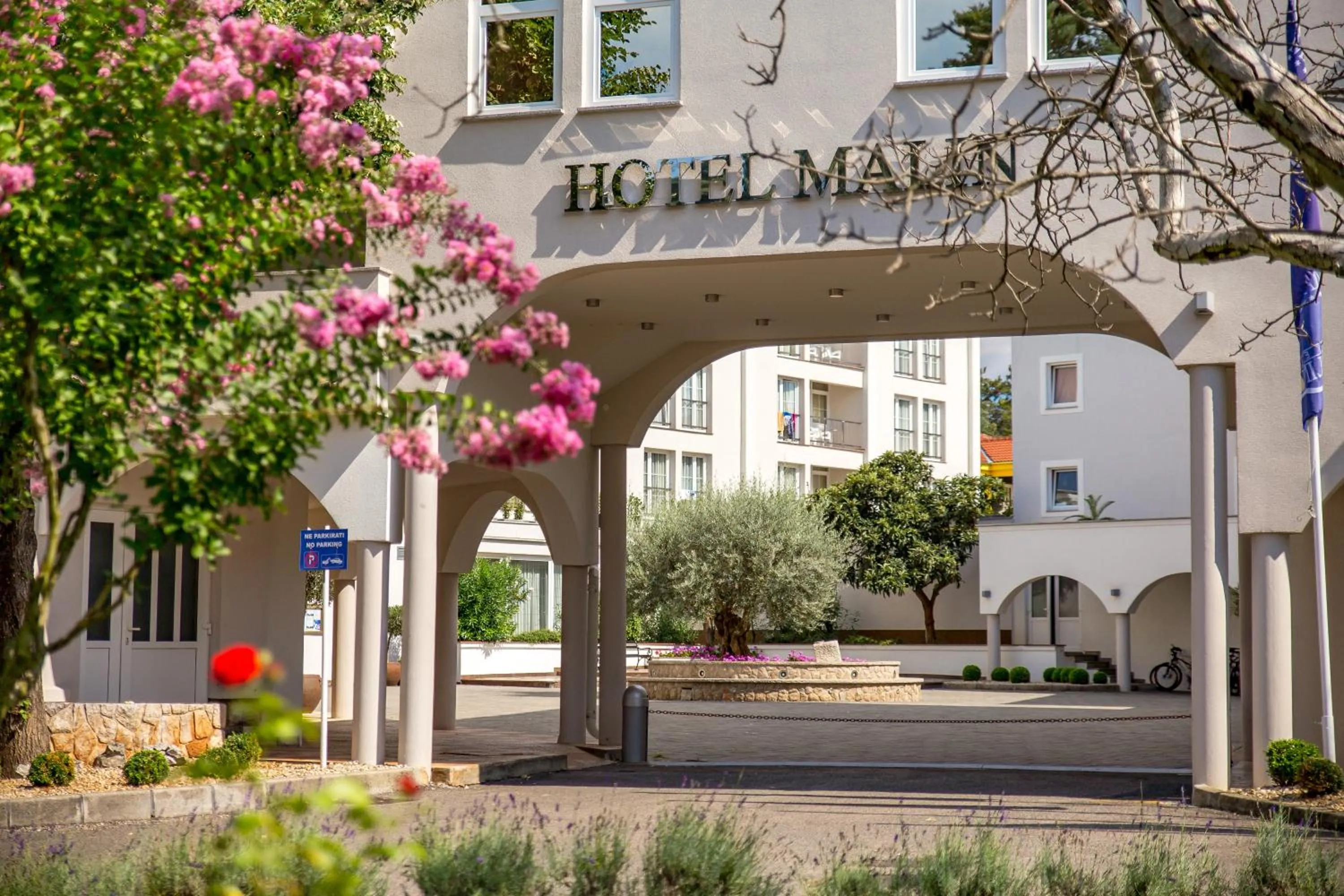 Property building in Hotel Malin