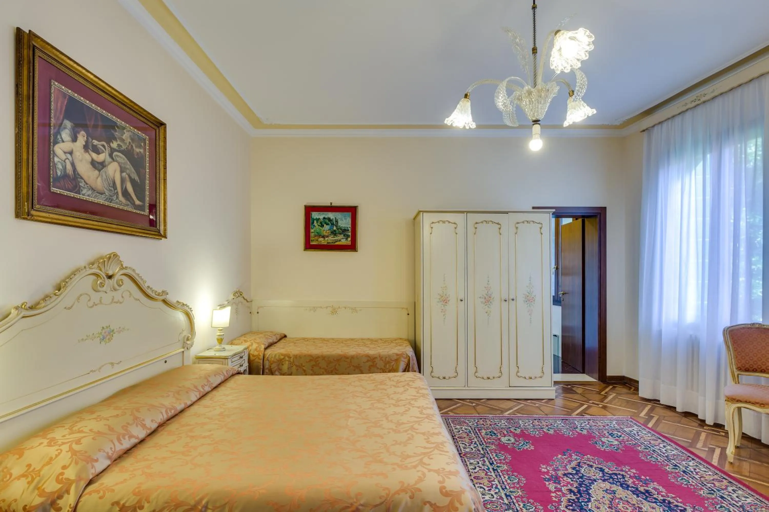 Bed in Hotel At Leonard