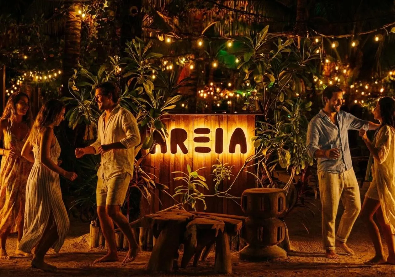 Beach in Mayan Monkey Isla Mujeres - Social Hotel