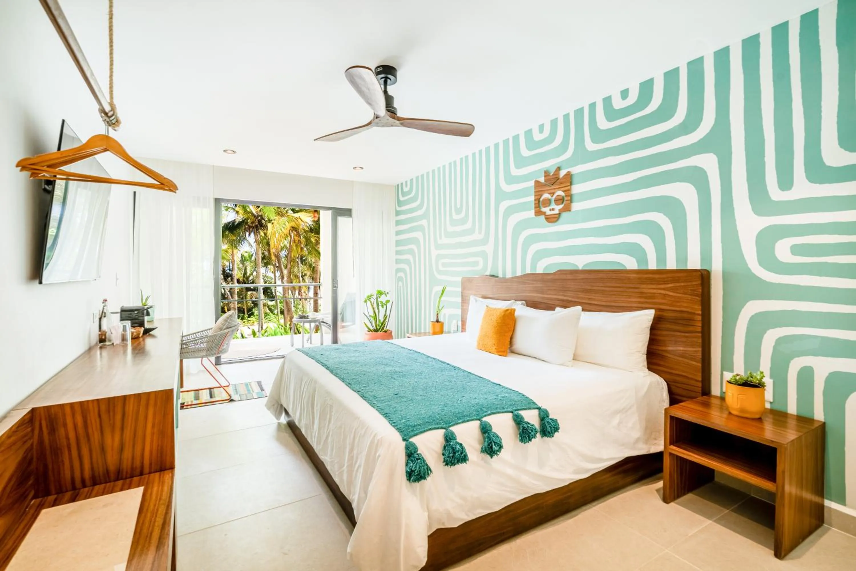 Bed in Mayan Monkey Isla Mujeres - Social Hotel