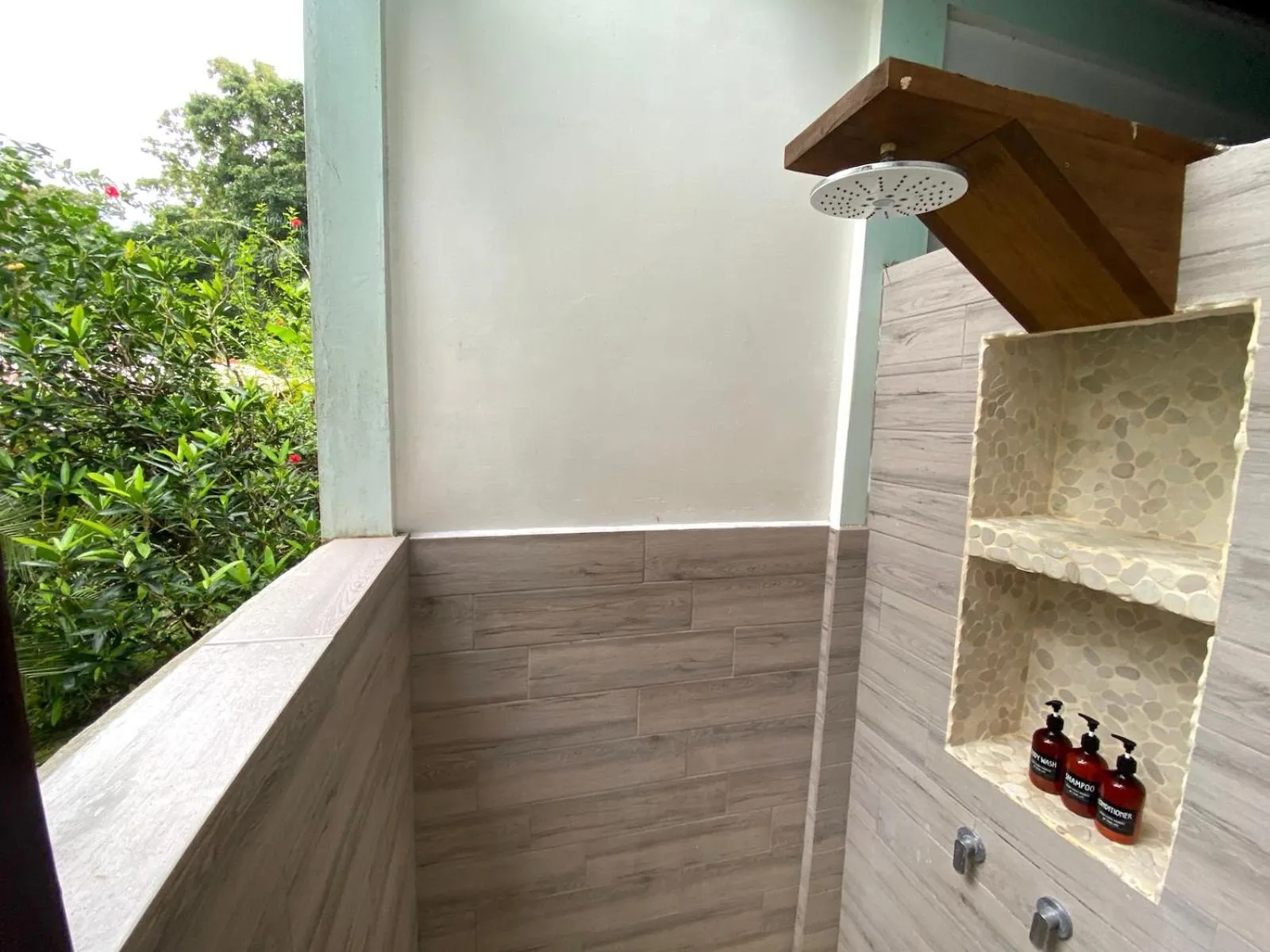 Shower in Bird Island Bungalows