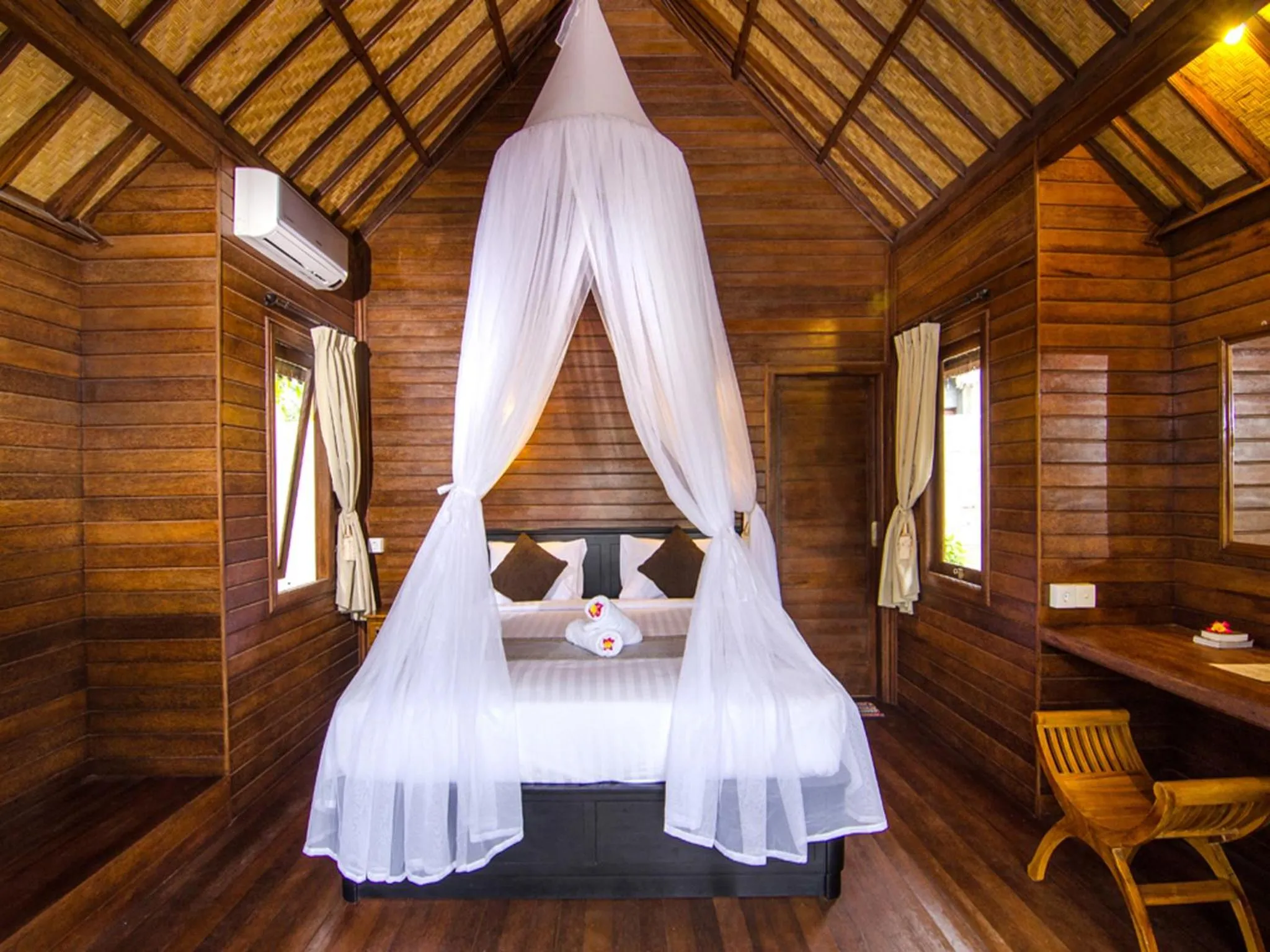 Bedroom, Bed in Cassava Bungalow