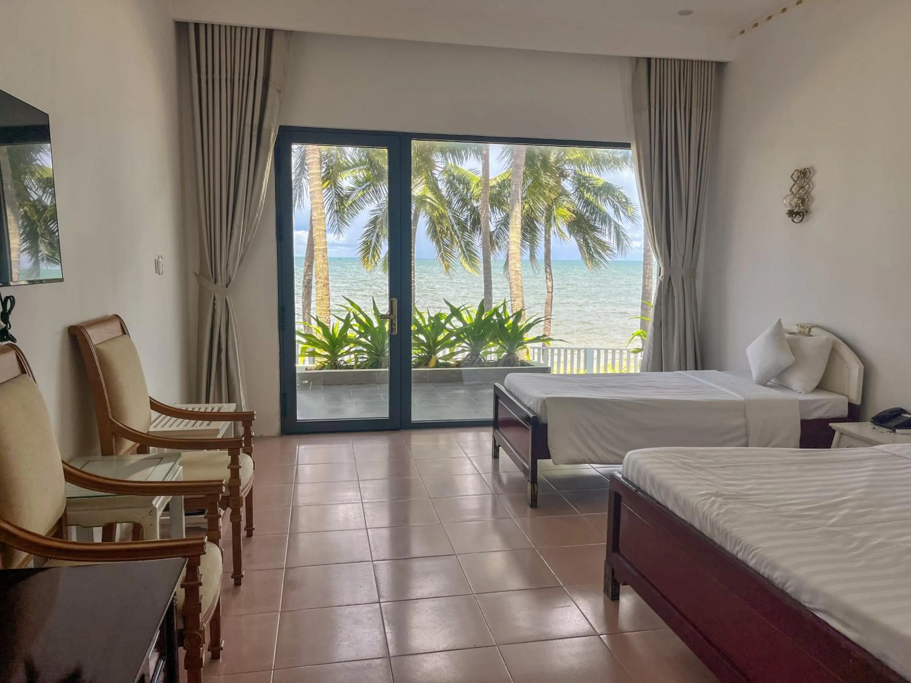 Bed in Hawaii Resort Phu Quoc