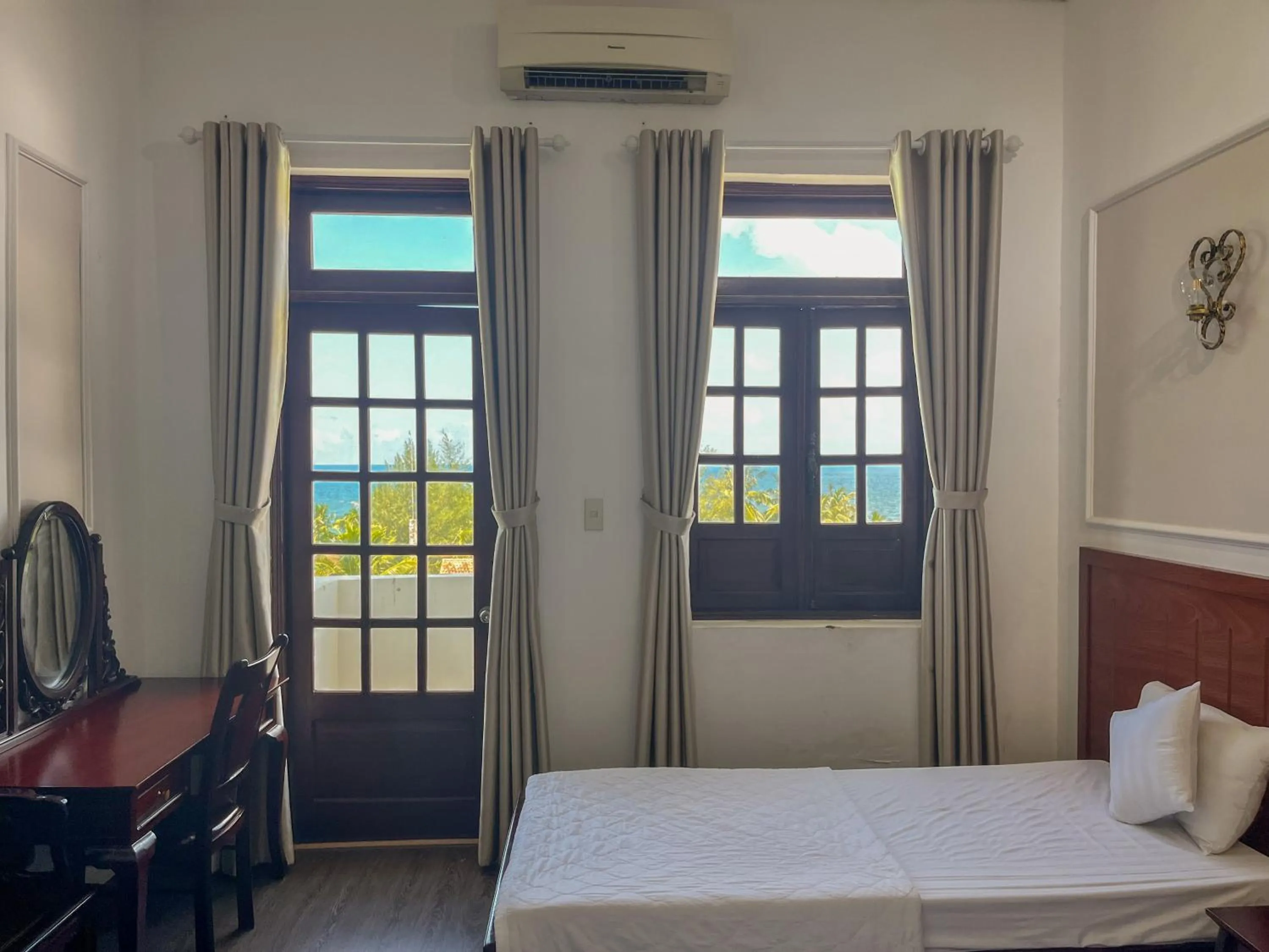 Sea view, Bed in Hawaii Resort Phu Quoc