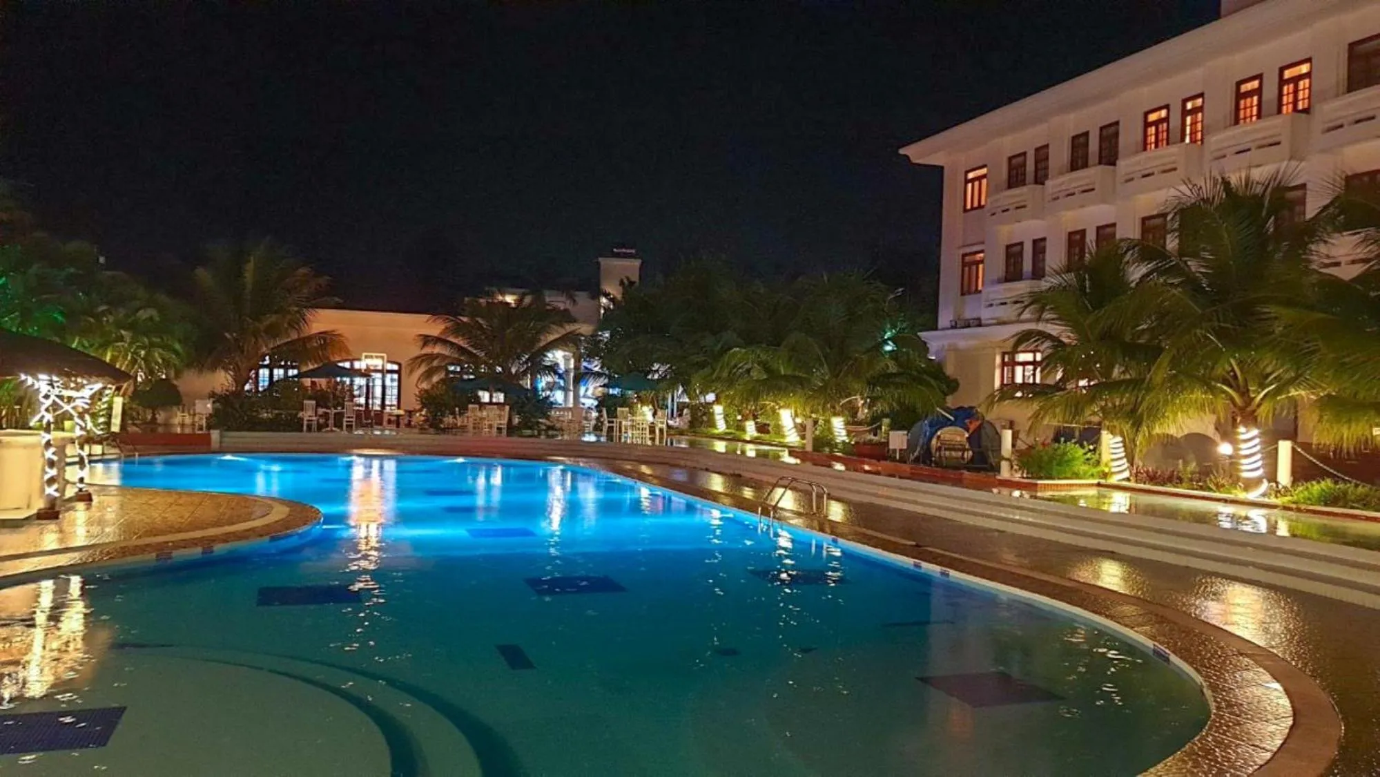 Swimming pool in Hawaii Resort Phu Quoc