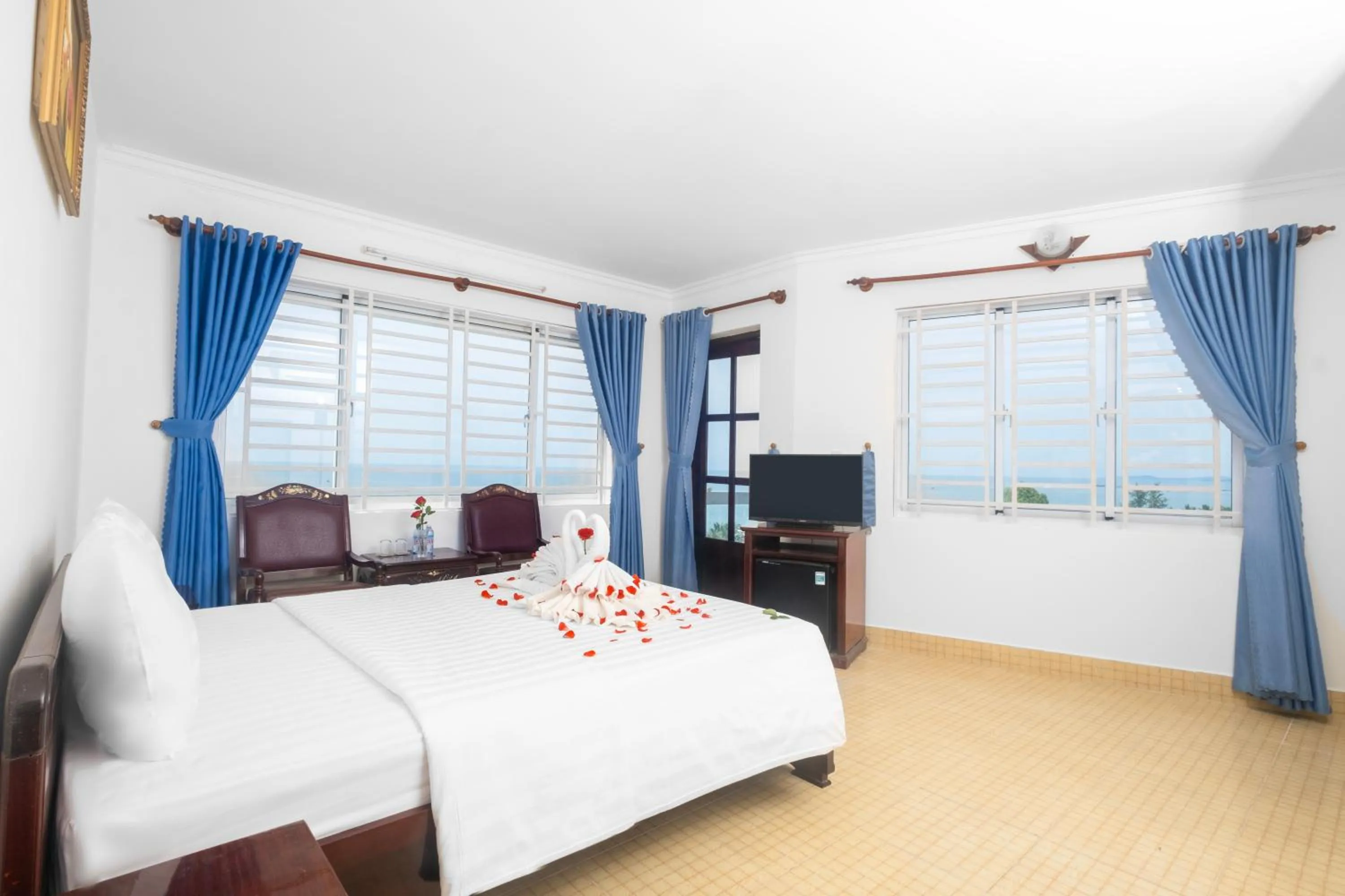 Bedroom, Bed in Hawaii Resort Phu Quoc