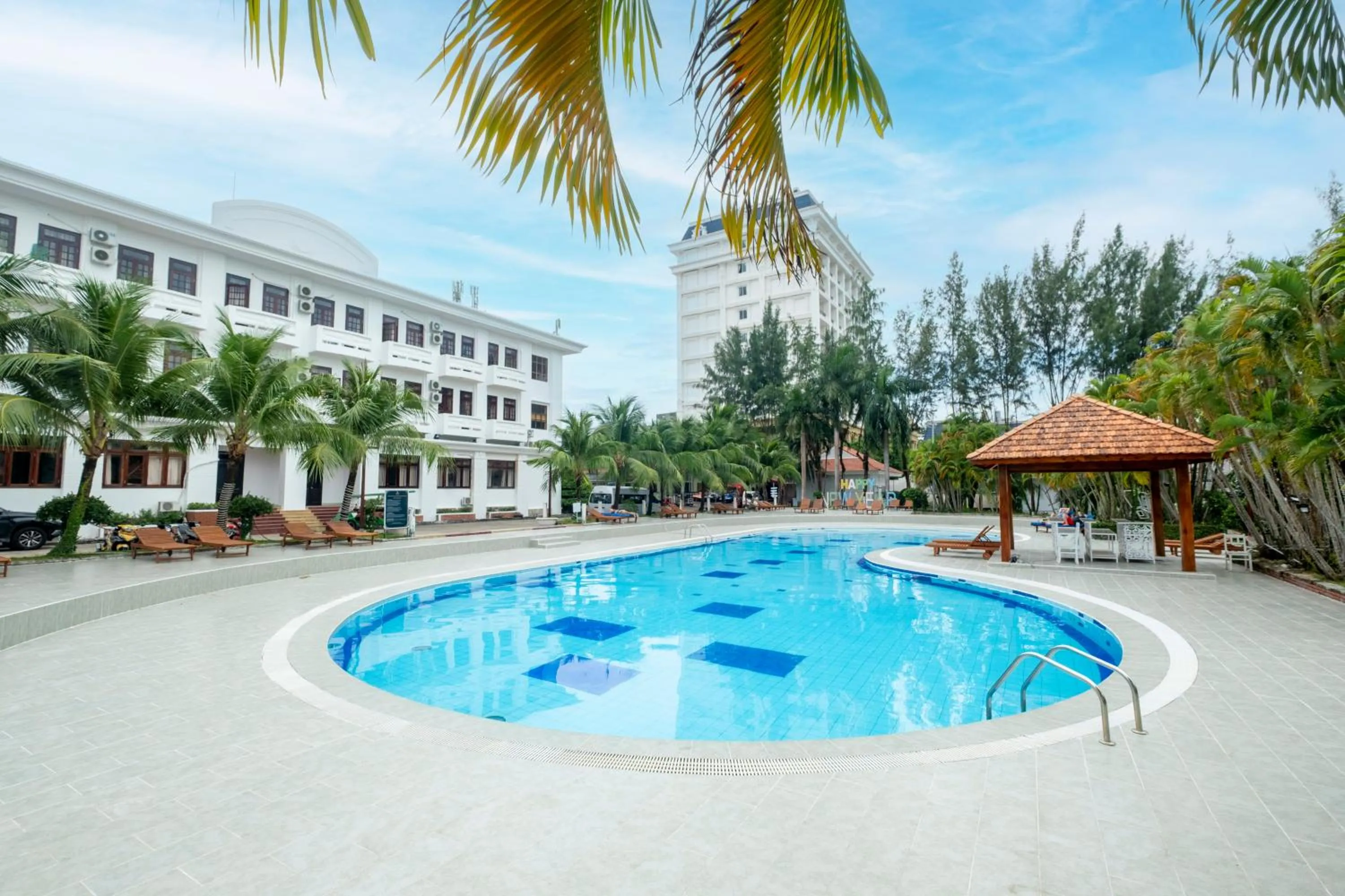 Swimming pool in Hawaii Resort Phu Quoc