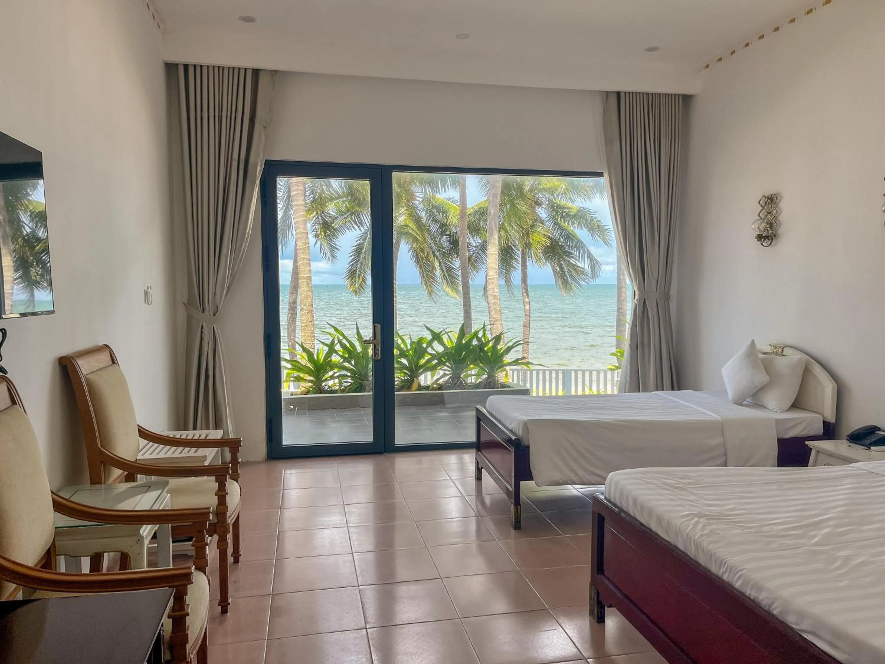 Bed in Hawaii Resort Phu Quoc