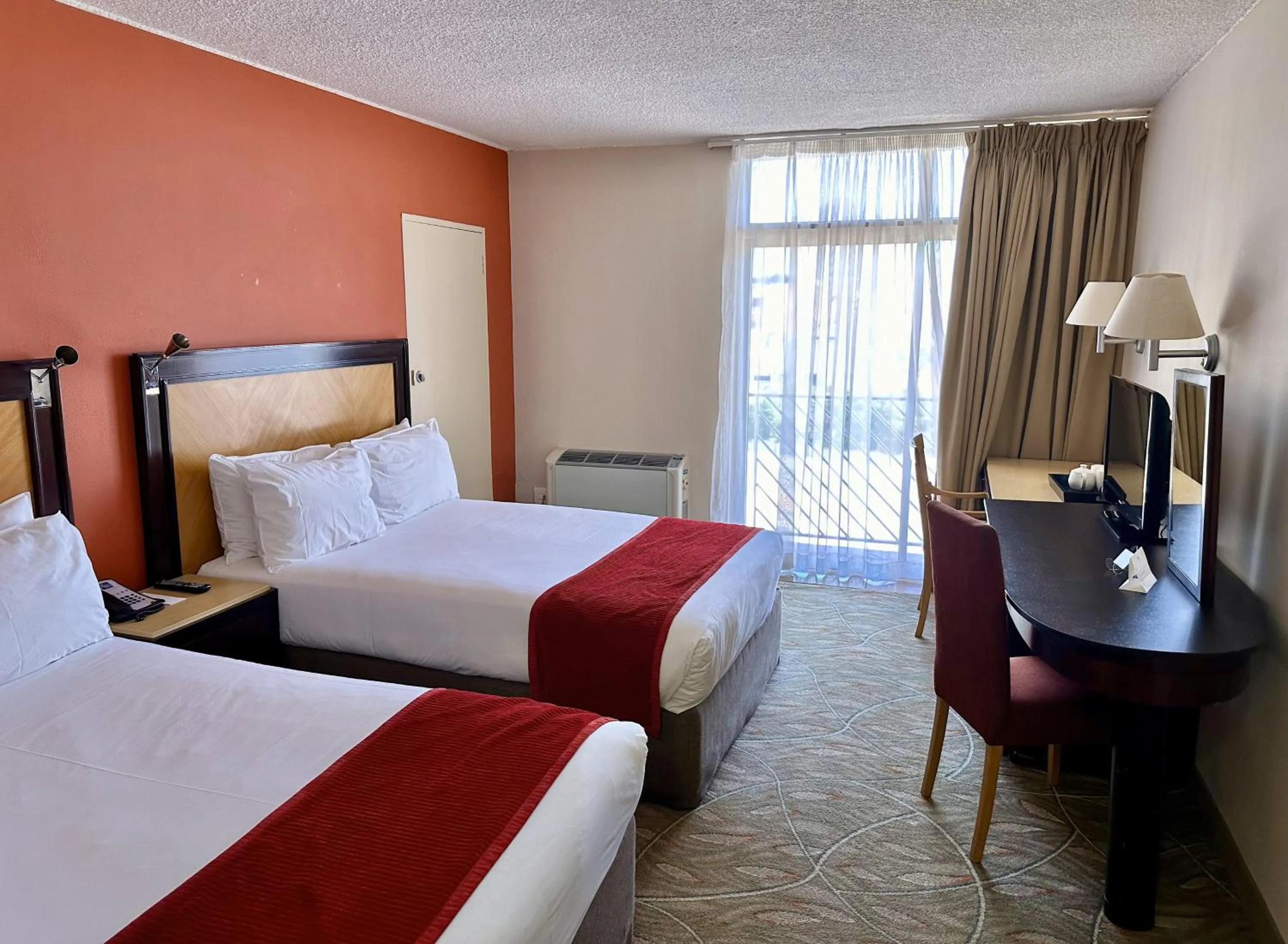 Bedroom, Bed in Garden Court Nelson Mandela Boulevard