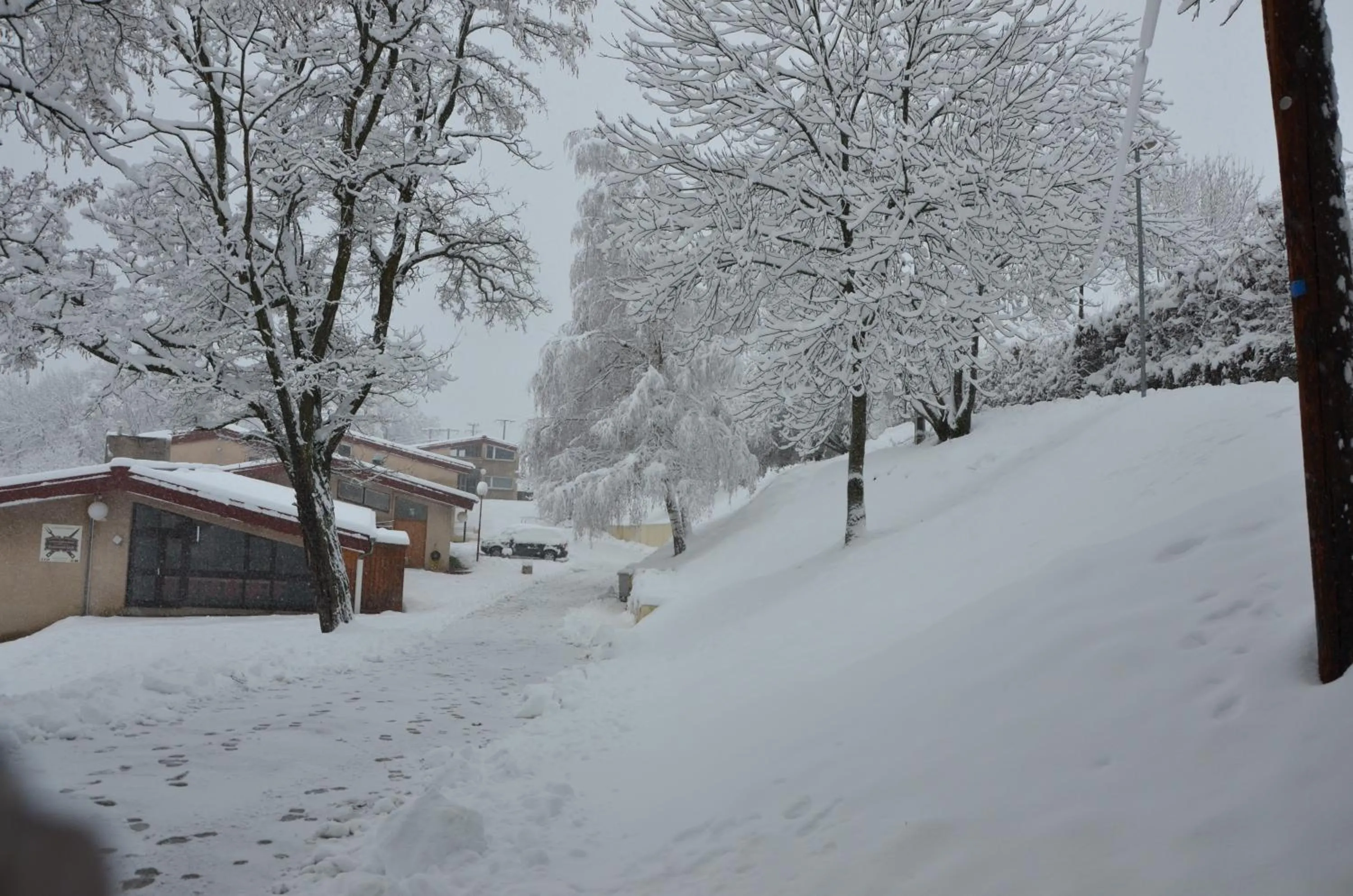 Property building in Les Aveilles