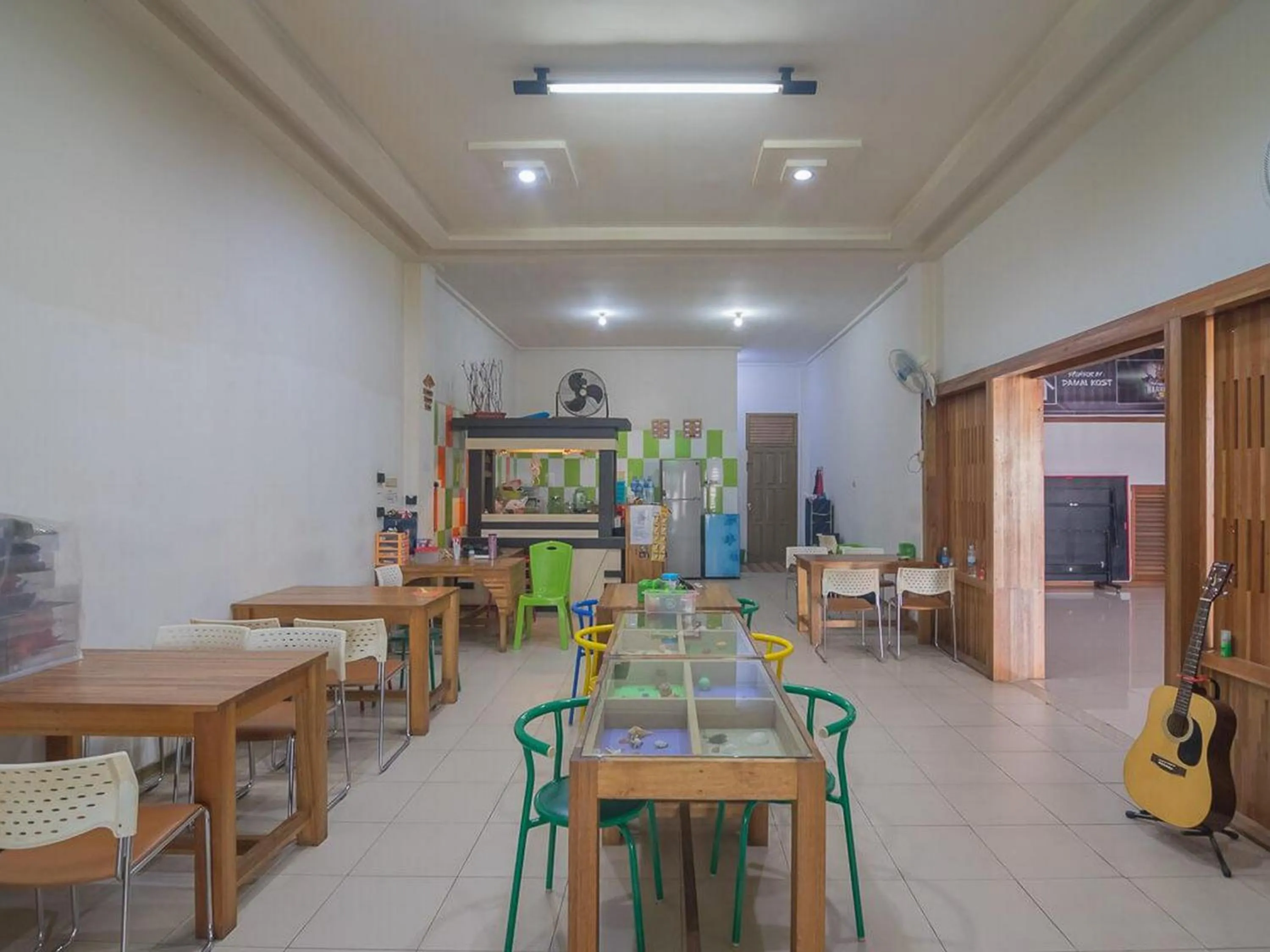 Restaurant/places to eat in RedDoorz near Gajah Mada Pontianak