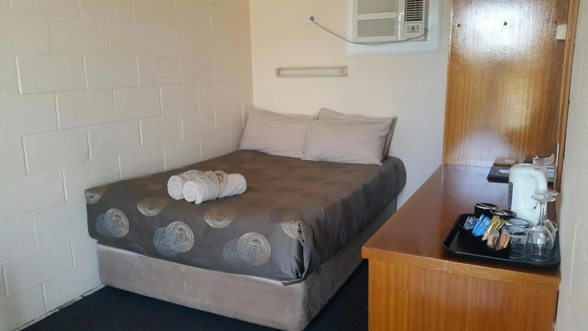 Bedroom, Bed in Copper City Motel