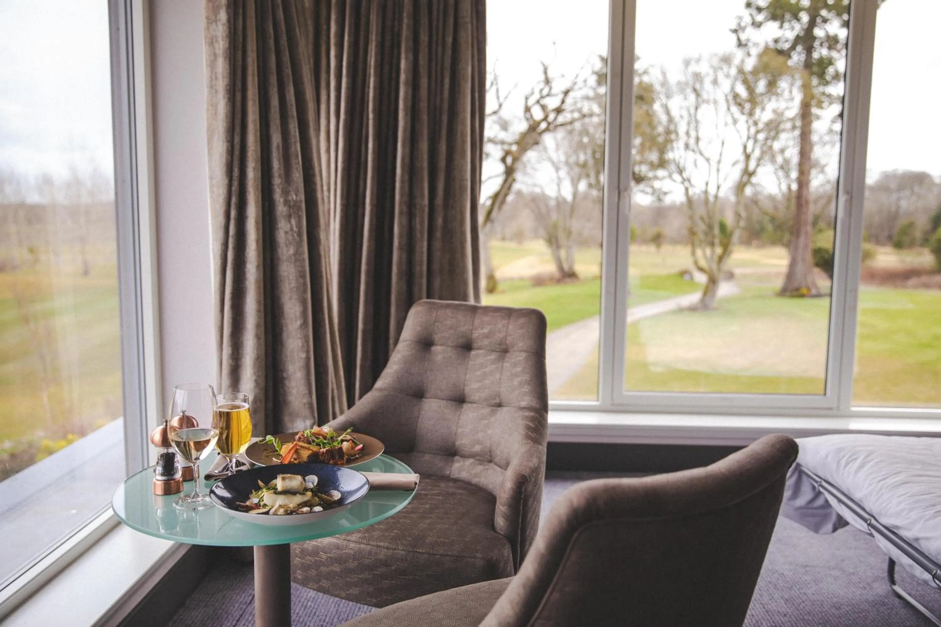 Bedroom in Meldrum House Hotel Golf And Country Estate