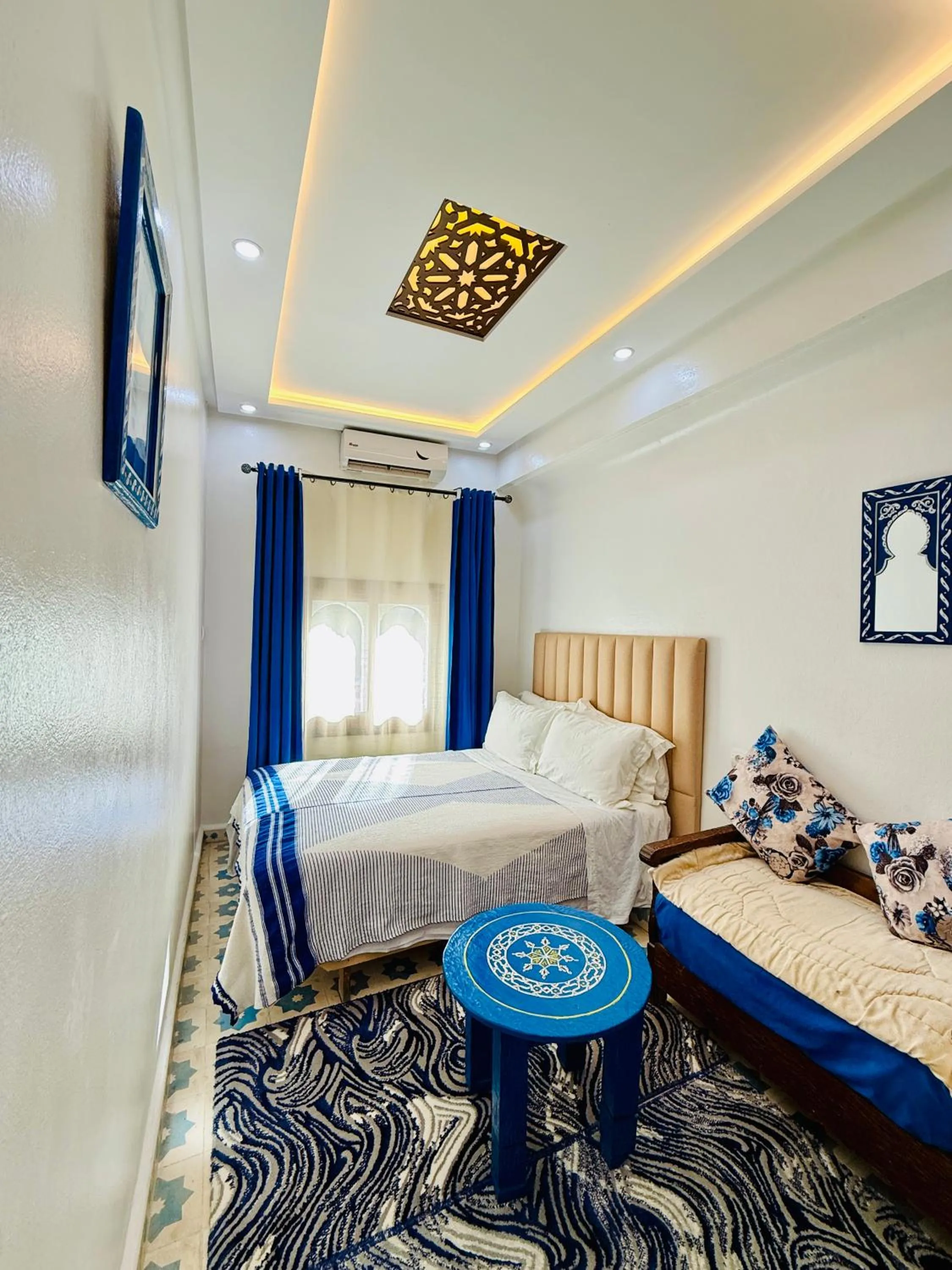 Bedroom, Bed in Hôtel Koutoubia