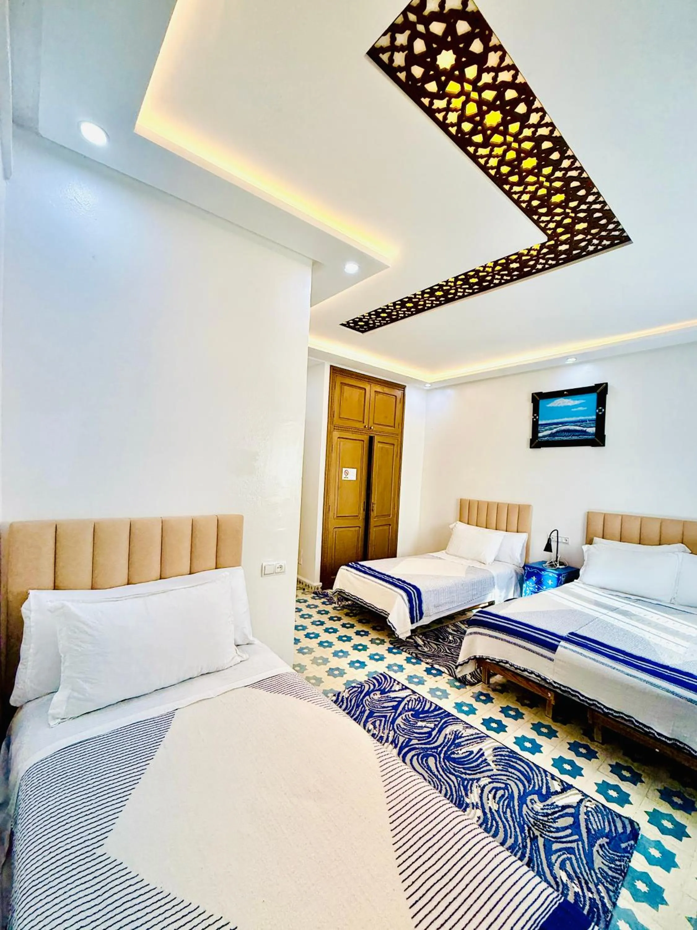 Bedroom, Bed in Hôtel Koutoubia