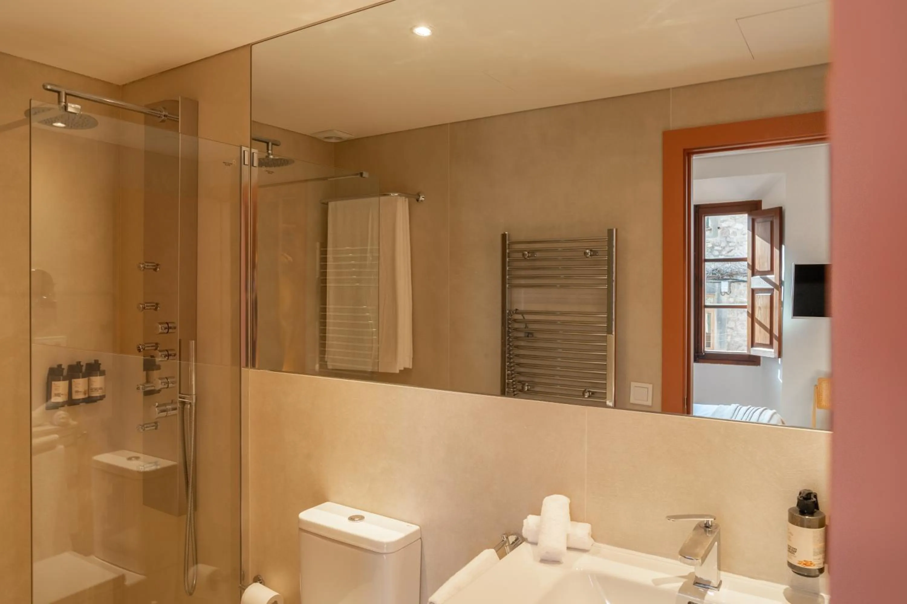 Shower in Marton Turisme de Interior